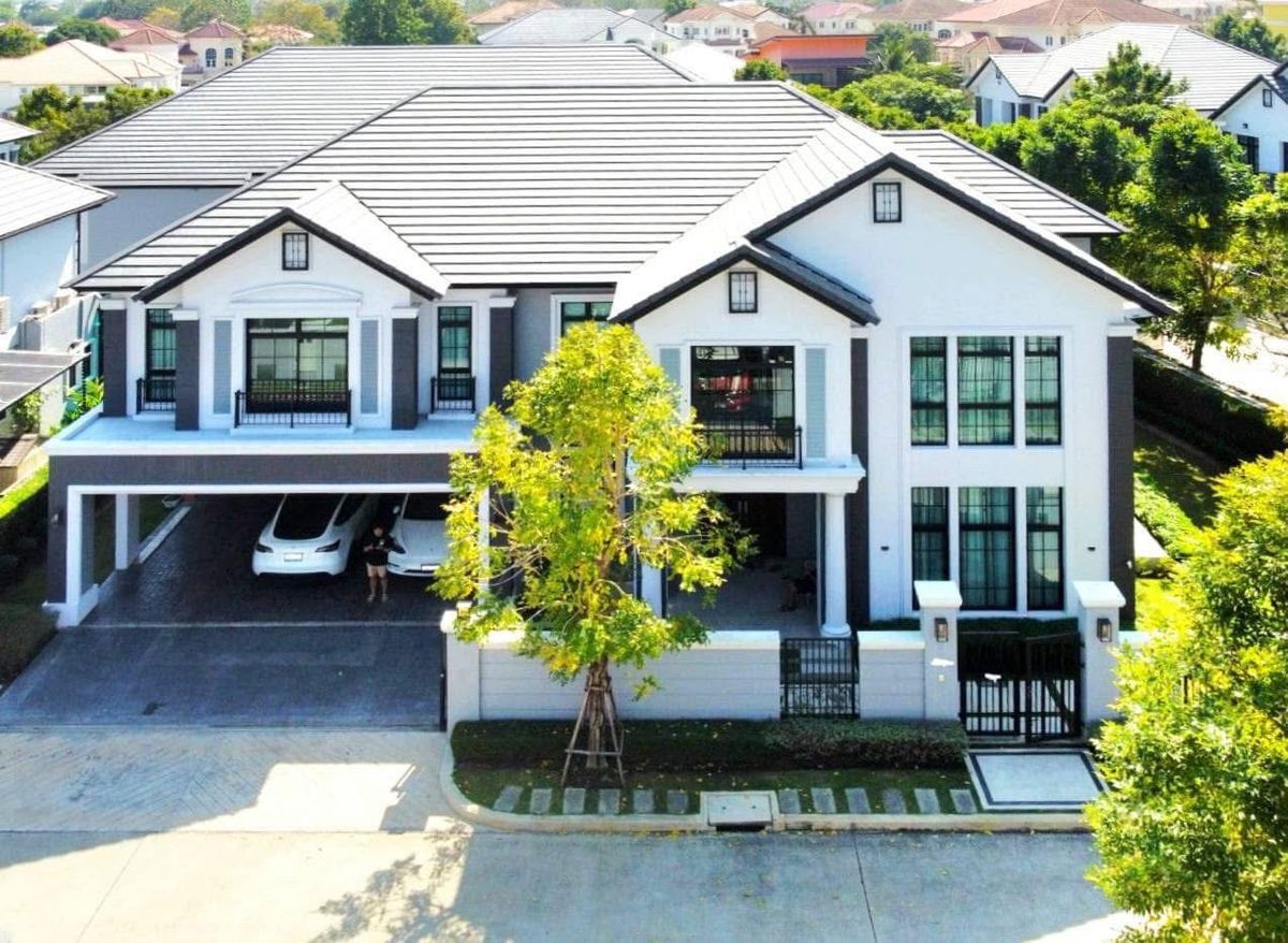 ขายบ้านปิ่นเกล้า จรัญสนิทวงศ์ : ● Modern Luxury ● บ้านเดี่ยว 2 ชั้น 5 ห้องนอน 8 ที่จอดรถ | 219.80 ตร.ว. 658.00 ตร.ม. | ใกล้ เพลินนารี่ มอลล์ 8 นาที, ตลาดถนอมมิตร 8 นาที, ศูนย์กีฬารามอินทรา 8 นาที