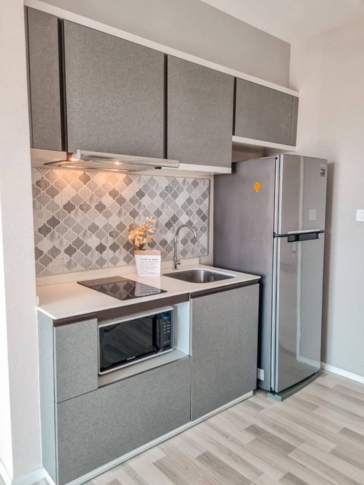 ขายคอนโดสาทร นราธิวาส : ขายด่วน 📍 The Key Sathorn - Charoenrat 📍 ติดถนนใหญ่พระราม 3, พระราม 4 และเจริญกรุง เพียง 800 เมตร 