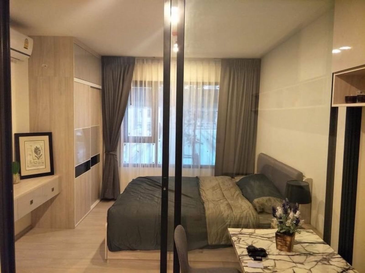 For RentCondoRama9, Petchburi, RCA : 🏙️🔥 Life Asoke, beautiful room, pool view, near MRT Phetchaburi 💥 18,000 baht/month. This room is very fast!