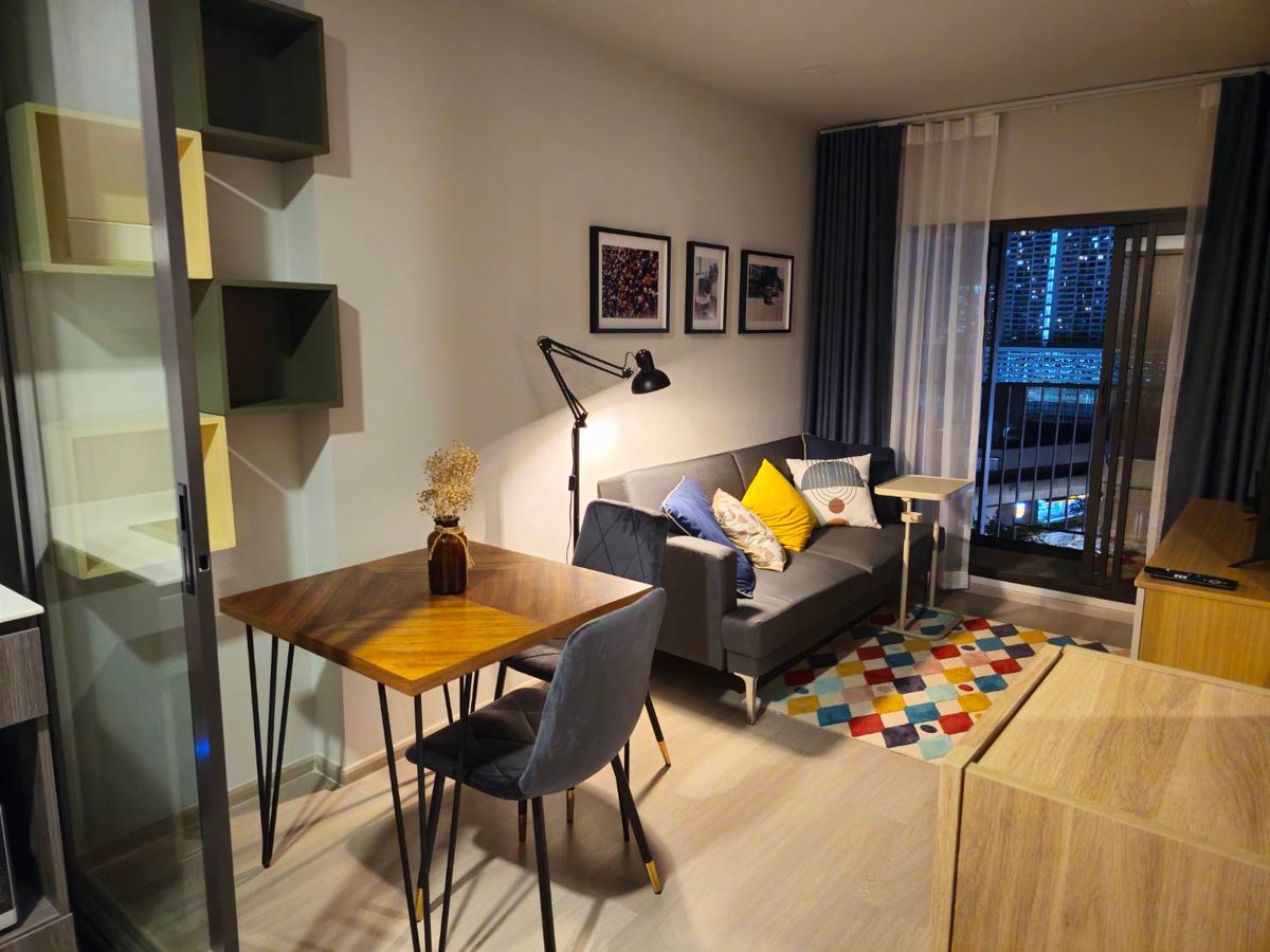 ให้เช่าคอนโดลาดพร้าว เซ็นทรัลลาดพร้าว : (for rent) Life Phahon-Ladprao วิวแดนเนรมิตร ระเบียงทิศเหนือ ใกล้รถไฟฟ้า BTS ห้าแยกลาดพร้าว และ MRT พหลโยธิน