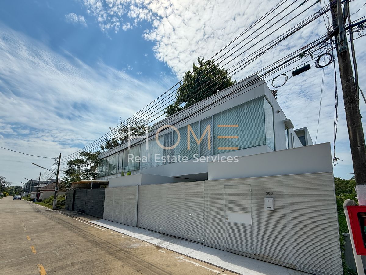 ขายโฮมออฟฟิศพัฒนาการ ศรีนครินทร์ : โฮมออฟฟิศ หมู่บ้านเอื้อสุข พัฒนาการ 58 / 5 ห้องนอน (ขาย), Home Office Baan Uea Suk Phatthanakan 58 / 5 Bedrooms (FOR SALE) PALM872