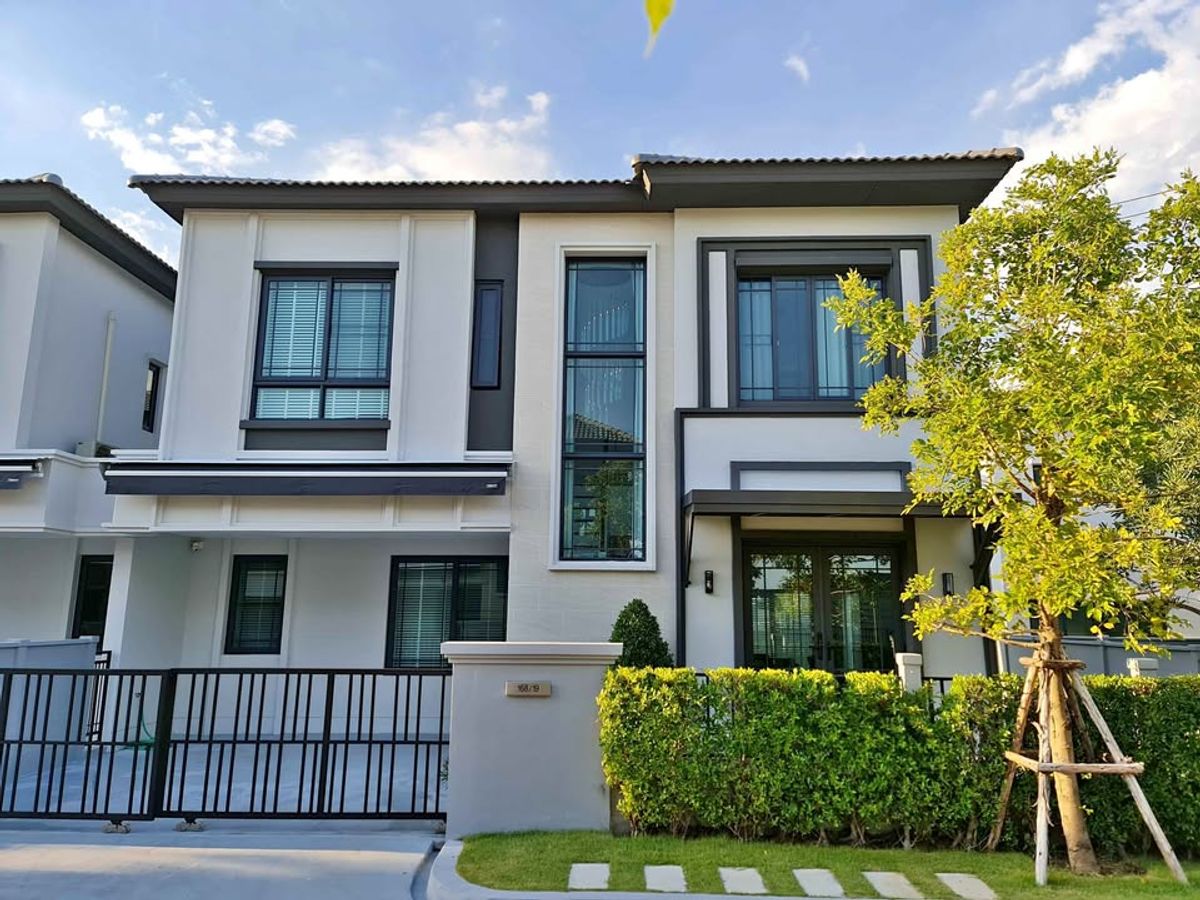 ให้เช่าบ้านสมุทรปราการ สำโรง : ให้เช่า บ้าน Grande Pleno (สุขุมวิท-บางนา)3 ห้องนอน 4 ห้องน้ำ 1 ครัว 2 ที่จอดรถ48 ตร.วา 182 ตร.ม.
