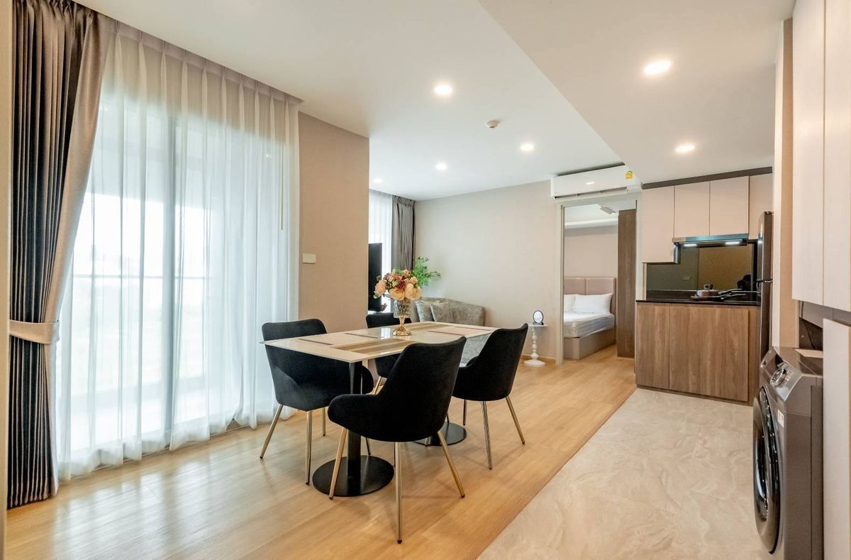 For RentCondoRama9, Petchburi, RCA : LLOYD Soonvijai – Thonglor (Low-rise luxury condo)