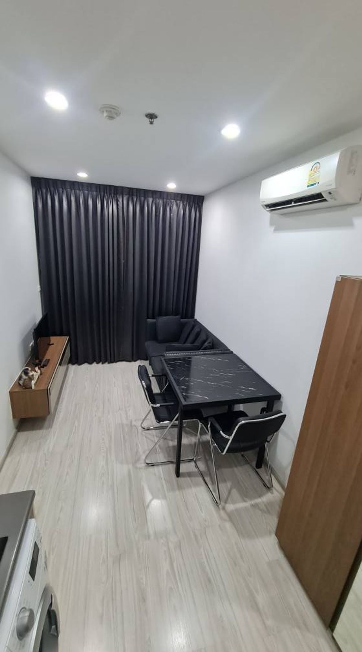 For RentCondoBangna, Bearing, Lasalle : For Rent & GT; & GT; I deo Mobi Sukhumvit Eastgate & GT; & GT; 150 meters away from BTS Bangna BTS, convenient transportation, near the highway 14, complete furniture #LV-MO1747