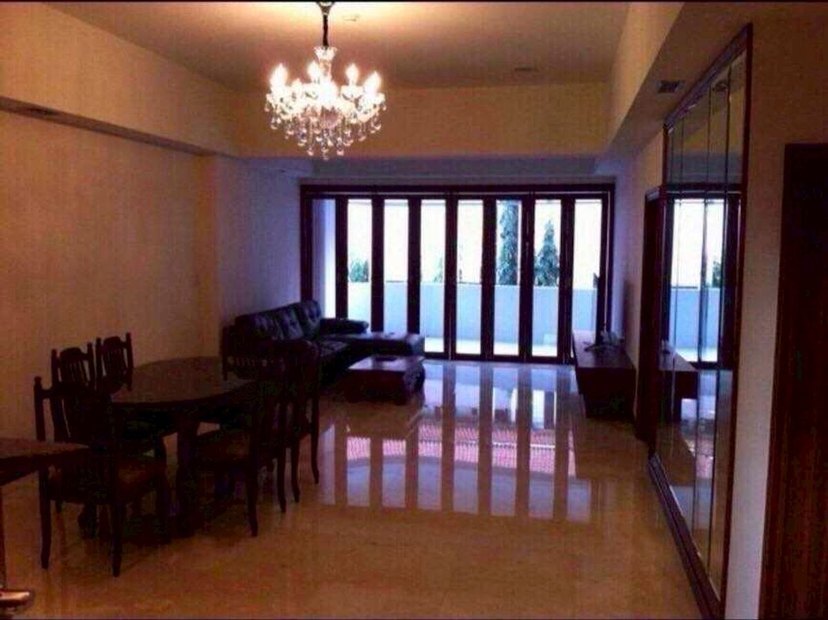 ขายคอนโดสุขุมวิท อโศก ทองหล่อ : LTH12333 – PREMIER SUKHUMVIT 24 FOR SALE Size 135 sqm. 2 beds 2 baths Near BTS Phrom Phong Station ONLY 16 MB