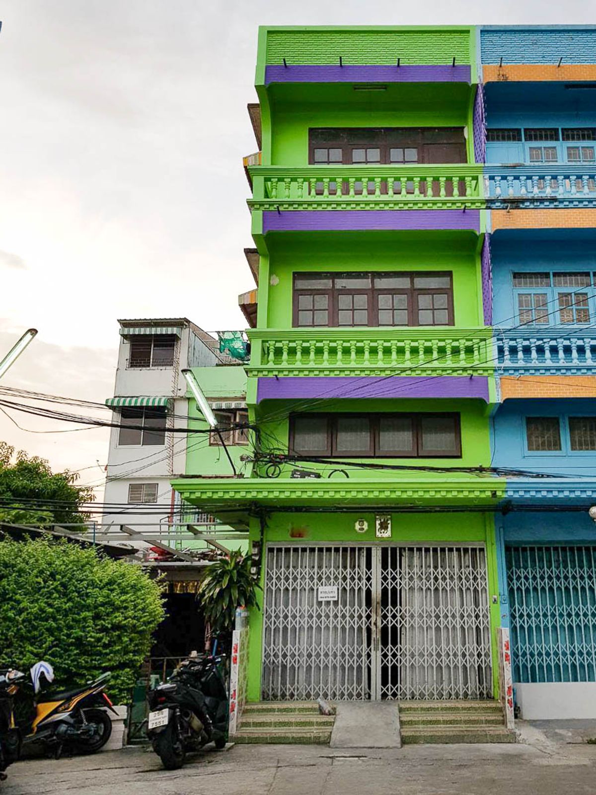 For SaleShop HouseEakachai, Bang Bon : Commercial Building for Sale Jomthong 12, area 16 sqw 138 sqm Near BTS Wuttakart, Talad Plu, Bang Khun Thian, Charoen Nakhorn : SL25S-010