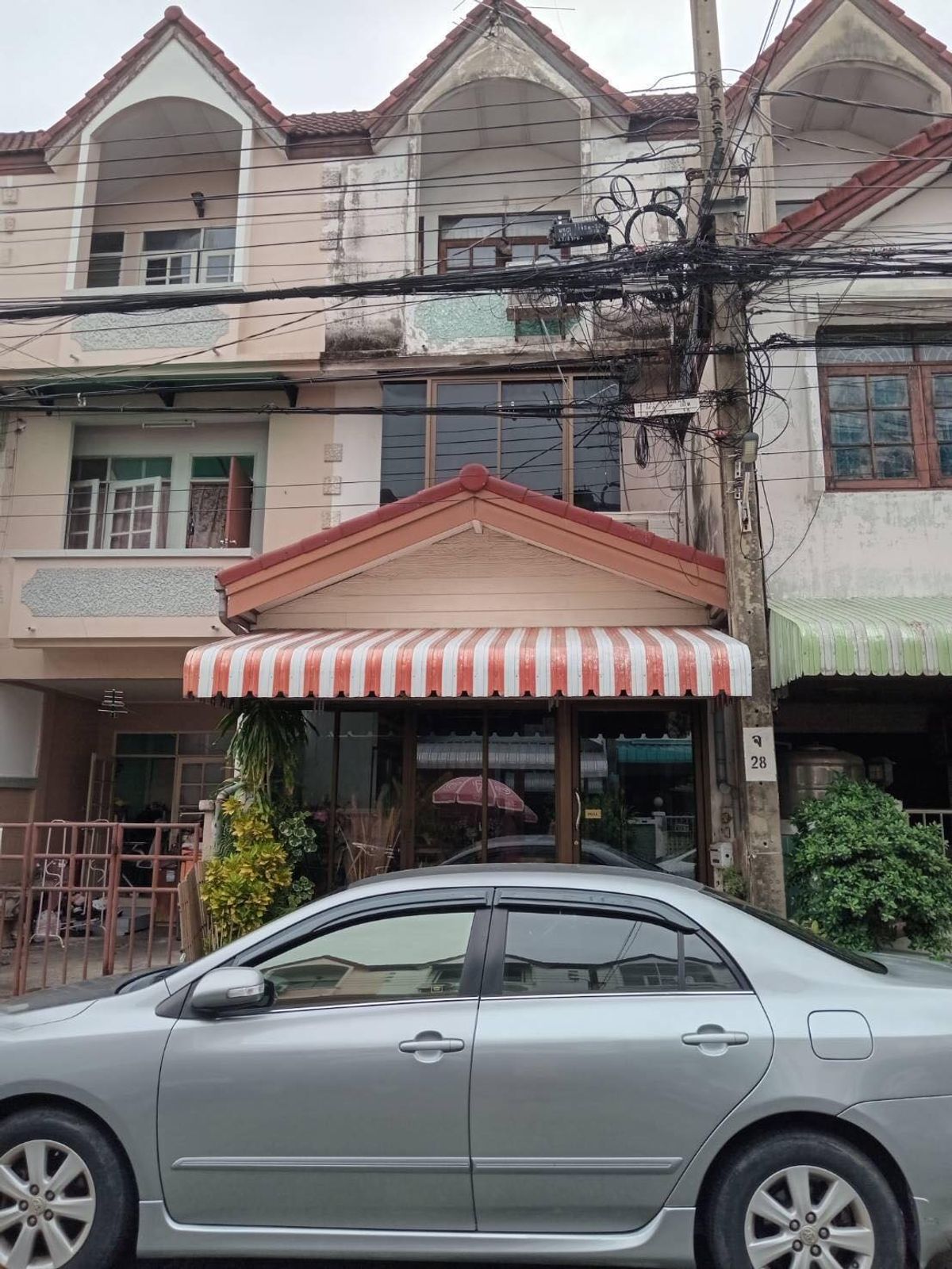 ขายทาวน์โฮมเกษตร นวมินทร์ ลาดปลาเค้า : นักลงทุนต้องเหลียวหลัง! Vาย ทาวน์เฮาส์ 3 ชั้น ลาดพร้าว ราคาโดนใจ!! 