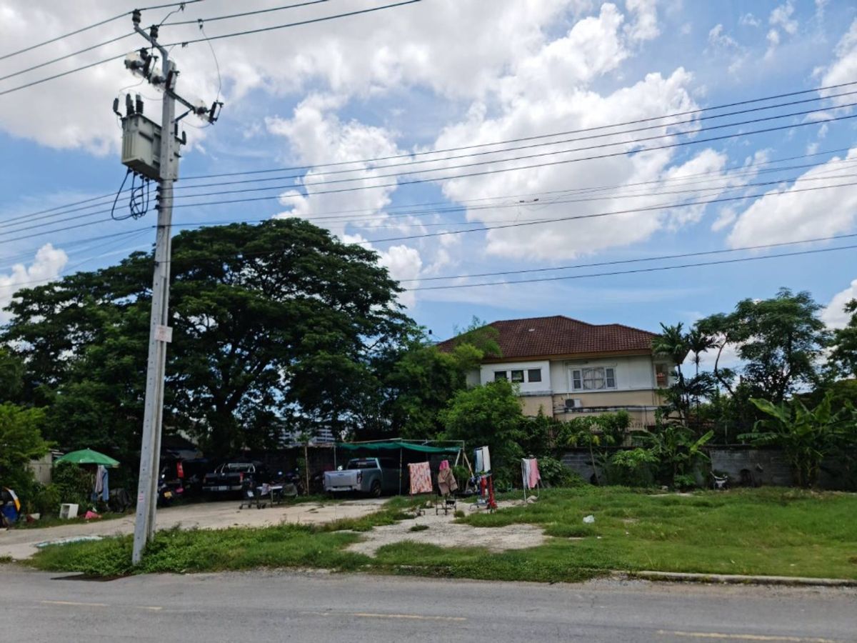 ขายที่ดินลาดกระบัง สุวรรณภูมิ : ที่ดินเปล่า 242.5 ตร.ว. ซอยศรีนครินทร์ 53 / (ขาย), Land 242.5 sq.w. Soi Srinakarin 53 / (SALE) FON046