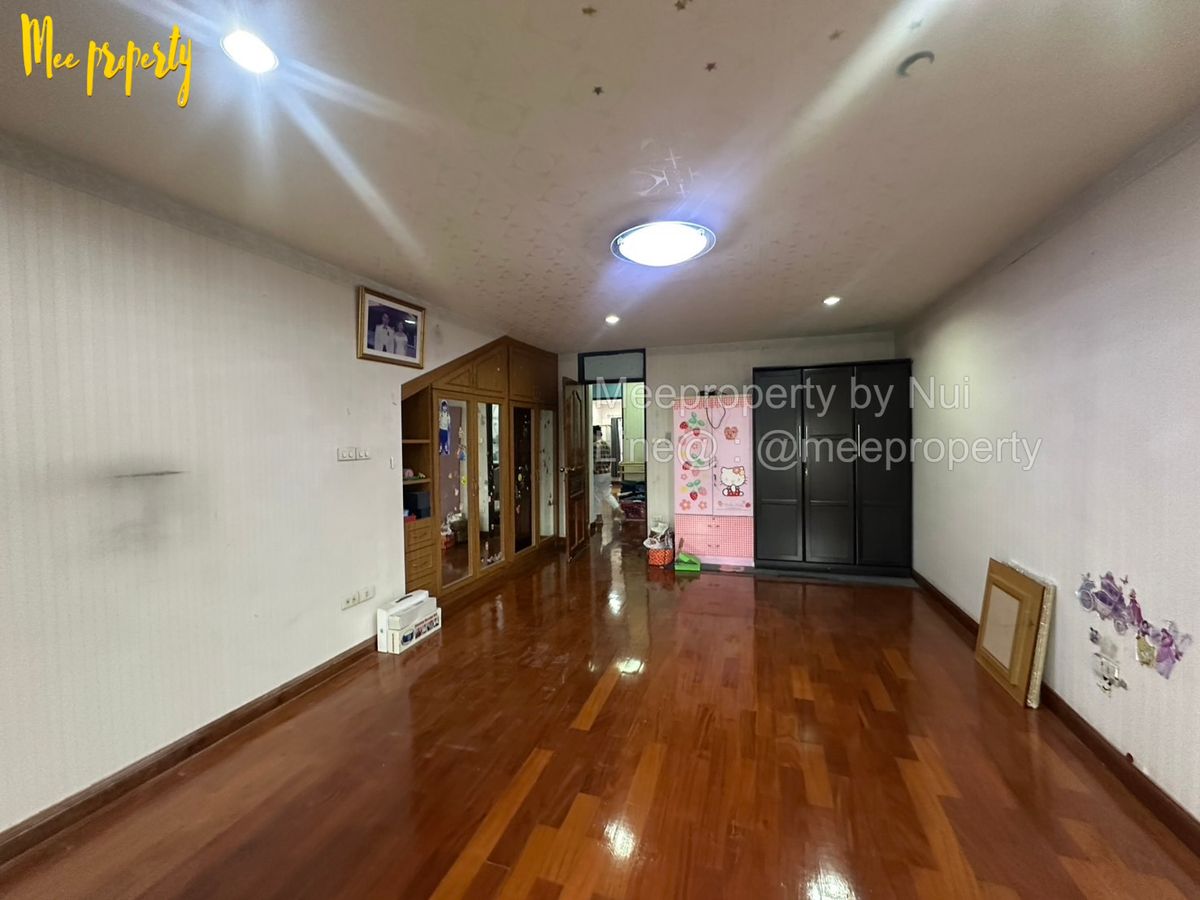 ขายทาวน์โฮมบางซื่อ วงศ์สว่าง เตาปูน : ขายทาวน์โฮม 2 ชั้น ขนาด 23.5 ตร.ว   ย่านประชาชื่น หลังเดียวในโครงการ  มบ.เกร็ดแก้ว 4 ตรงข้ามตลาดบ่องมาร์เช่ ประชาชื่น  ME-198