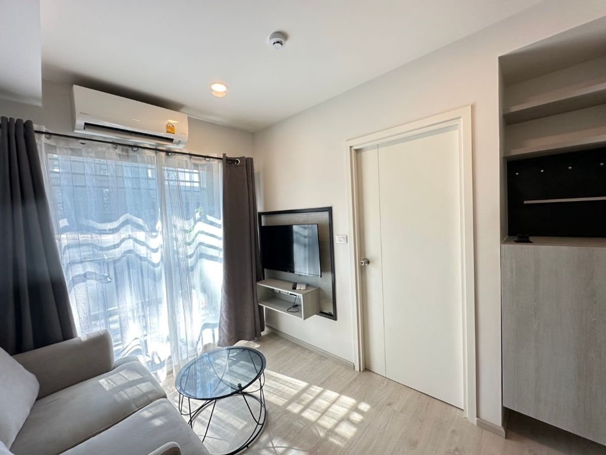 For SaleCondoChiang Mai : Selling very cheap !! Condo EScent Park Ville Chiang Mai Golden Location, Central Chiang Mai, beautiful room, complete, ready to stay instantly.