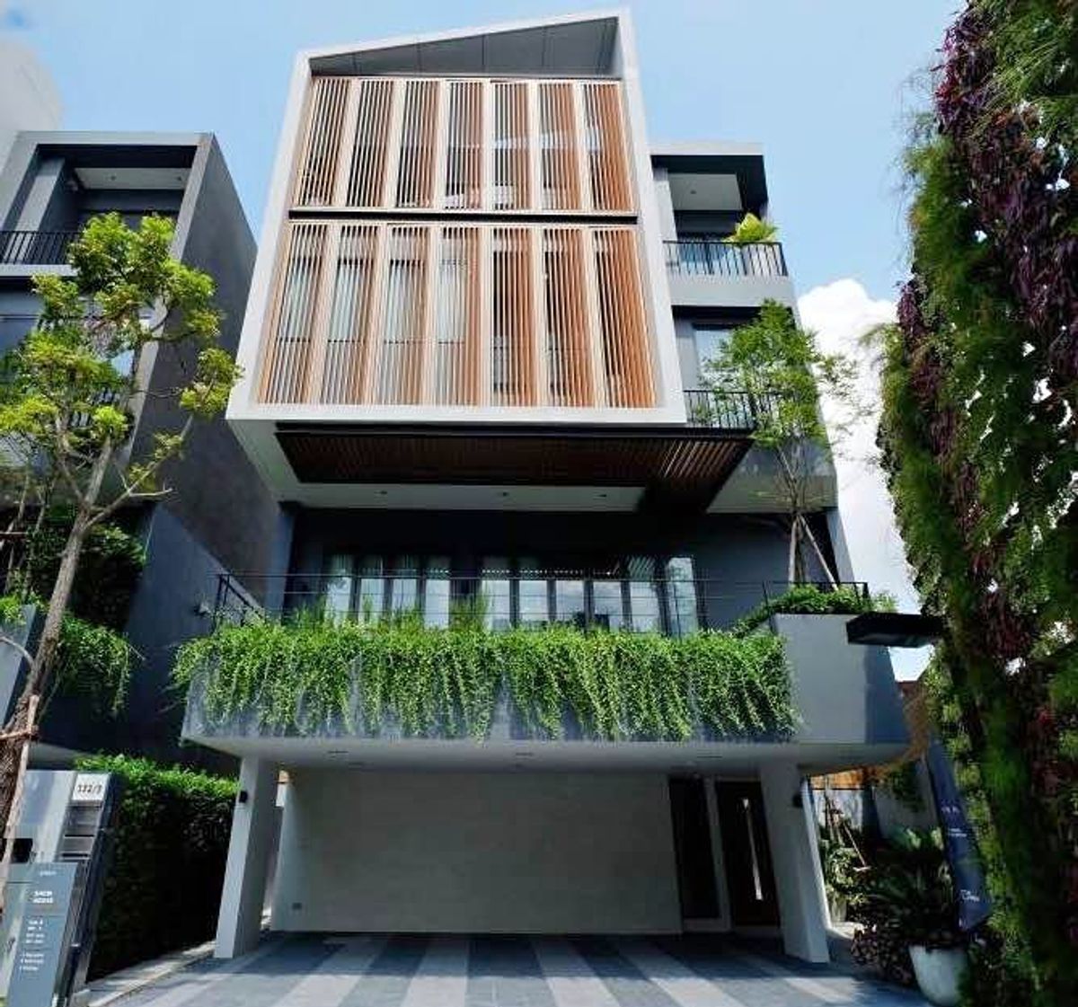 ให้เช่าบ้านอ่อนนุช อุดมสุข : For rent Arna Ekamai Super Luxury