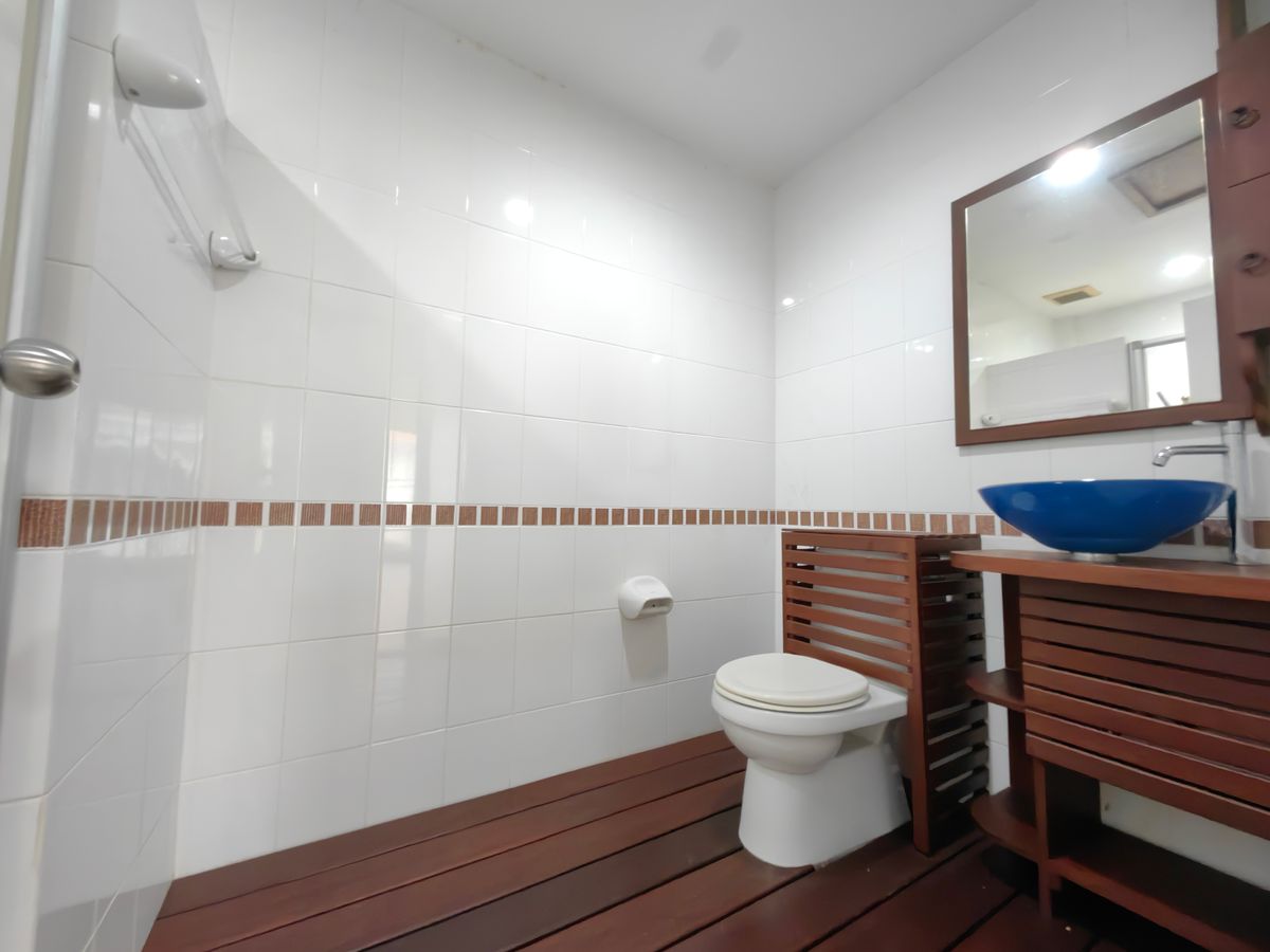 ขายทาวน์โฮมเลียบทางด่วนรามอินทรา : ขายทาวน์โฮม 3 ชั้น คาซ่า ซิตี้ สุคนธสวัสดิ์ 1 หลังริม พื้นที่เยอะ ใกล้เกษตร-นวมินทร์ เลียบทางด่วน