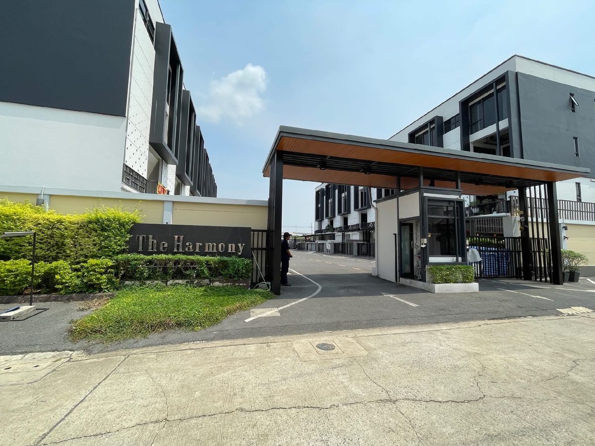 For RentHome OfficeYothinpattana,CDC : ✨The Harmony Ramindra 62 near the expressway near the train ready to move in. ✨