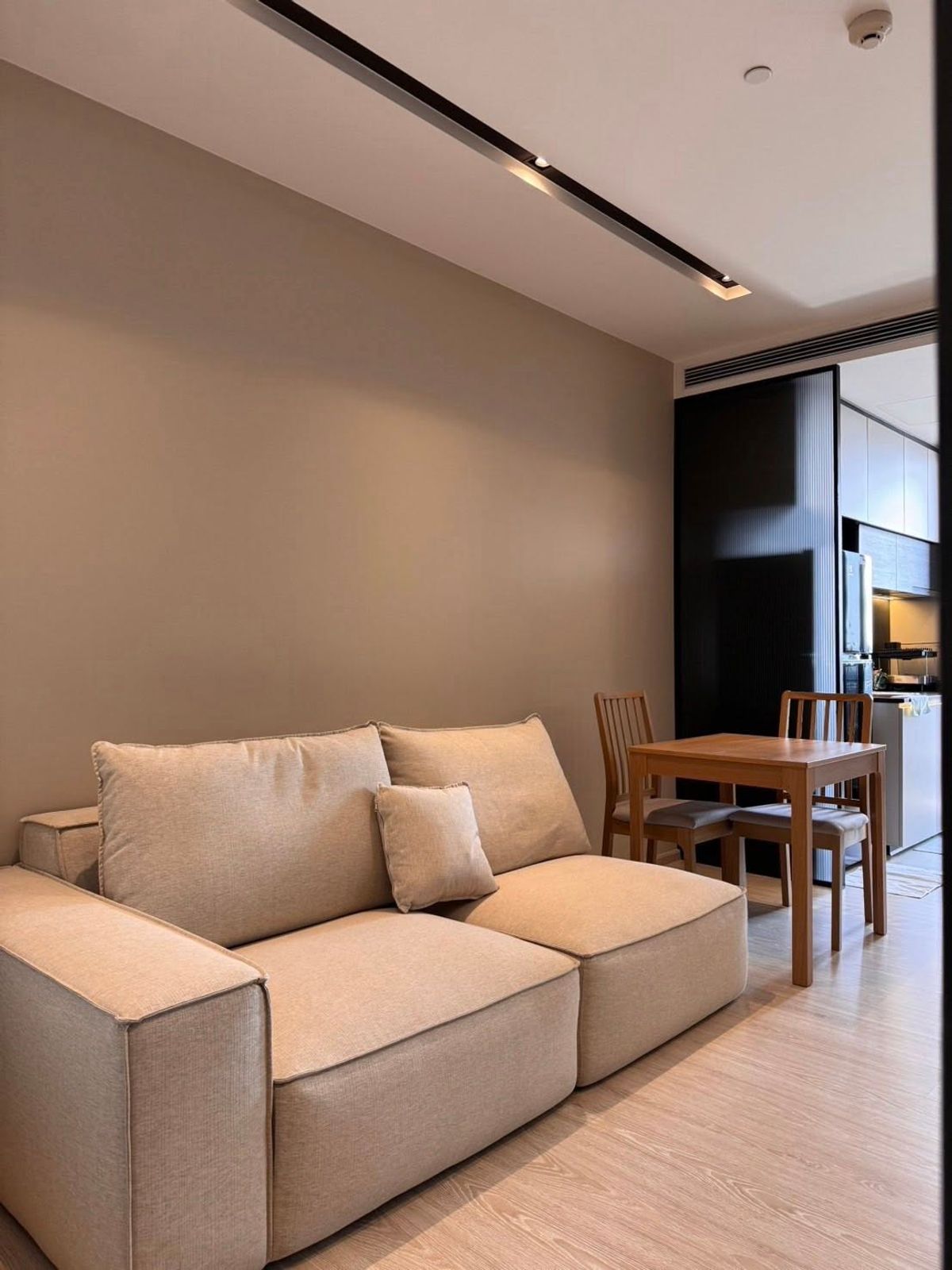 ให้เช่าคอนโดสุขุมวิท อโศก ทองหล่อ : ให้เช่า The Room Sukhumvit 38