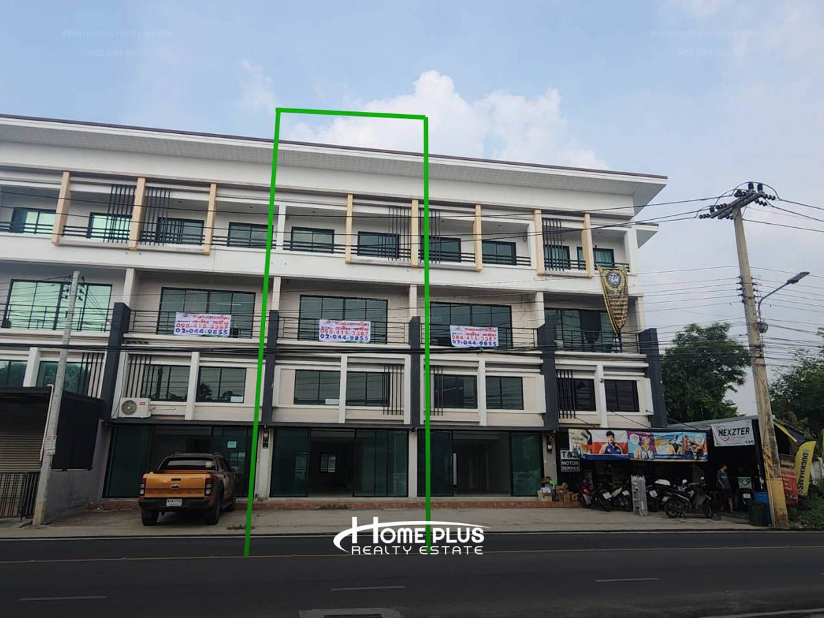 For SaleTownhomePathum Thani,Rangsit, Thammasat : 3 -story townhome, Lam Luk Ka Khlong 3 Road Near Sin Medical Hospital