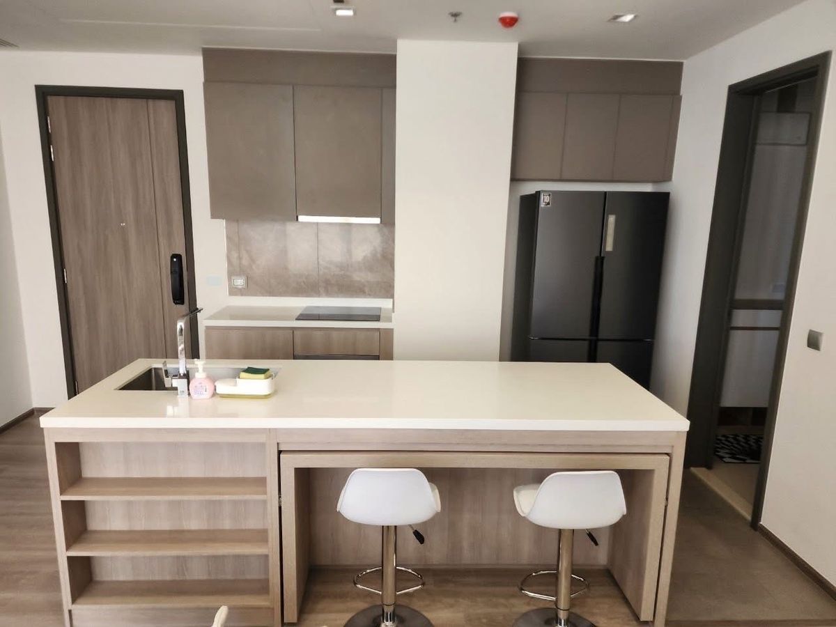 For RentCondoSathorn, Narathiwat : 📢👇 Living with your family Just opposite Shrewsbury International School and many Michelin Star Street food restaurants, easily traveling as near expressway