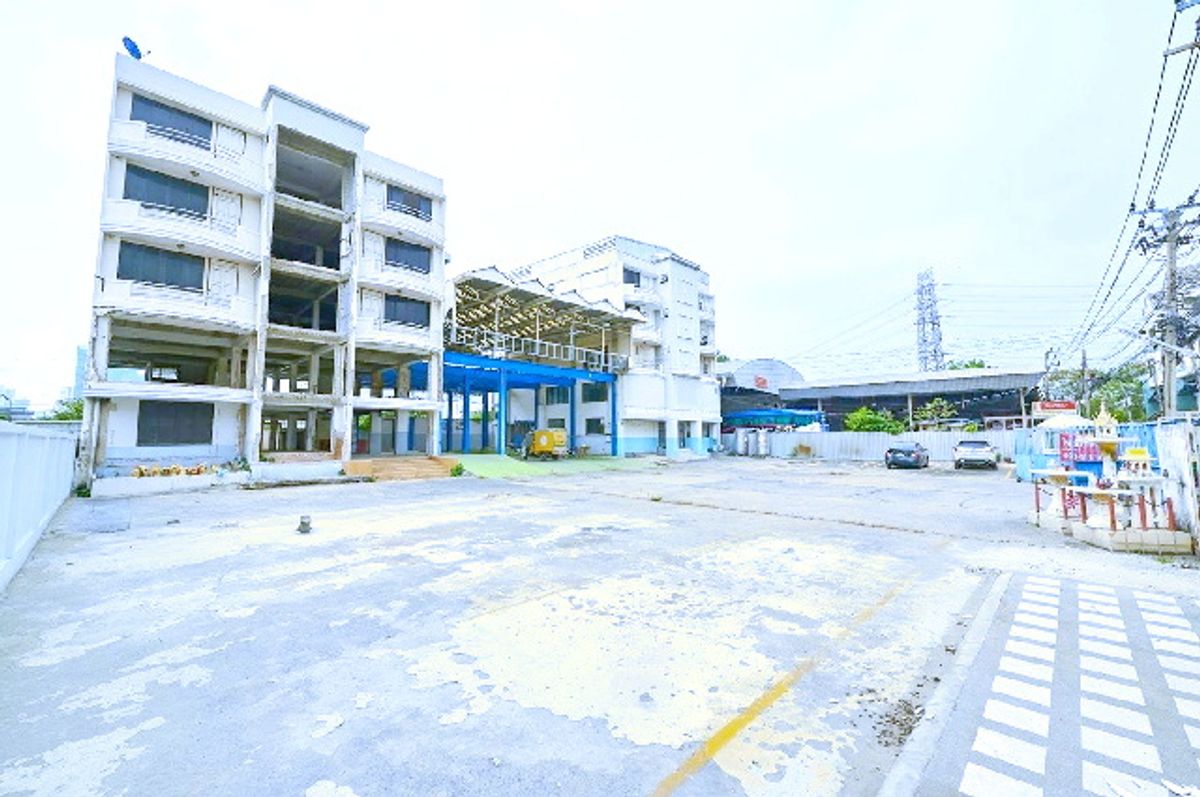 ให้เช่าสำนักงานสะพานควาย จตุจักร : รัชดาภิเษก เซ็นทรัล ลาดพร้าว 1.3 กม ให้เช่าอาคารสำนักงาน 4 ชั้น ดาดฟ้า 145ตร.วา.จอดรถ20 คัน BTS ห้าแยกลาดพร้าว 1.4 กม. 1,605ตร.ม.12น้ำ