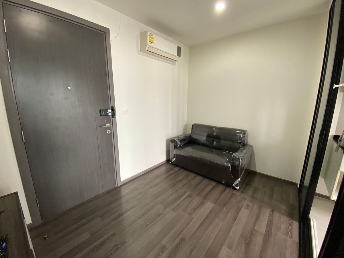 For RentCondoOnnut, Udomsuk : The new room has never been rented. Free WIFI install 1 bedroom, 1 bathroom, The Base Park East Sukhumvit 77.