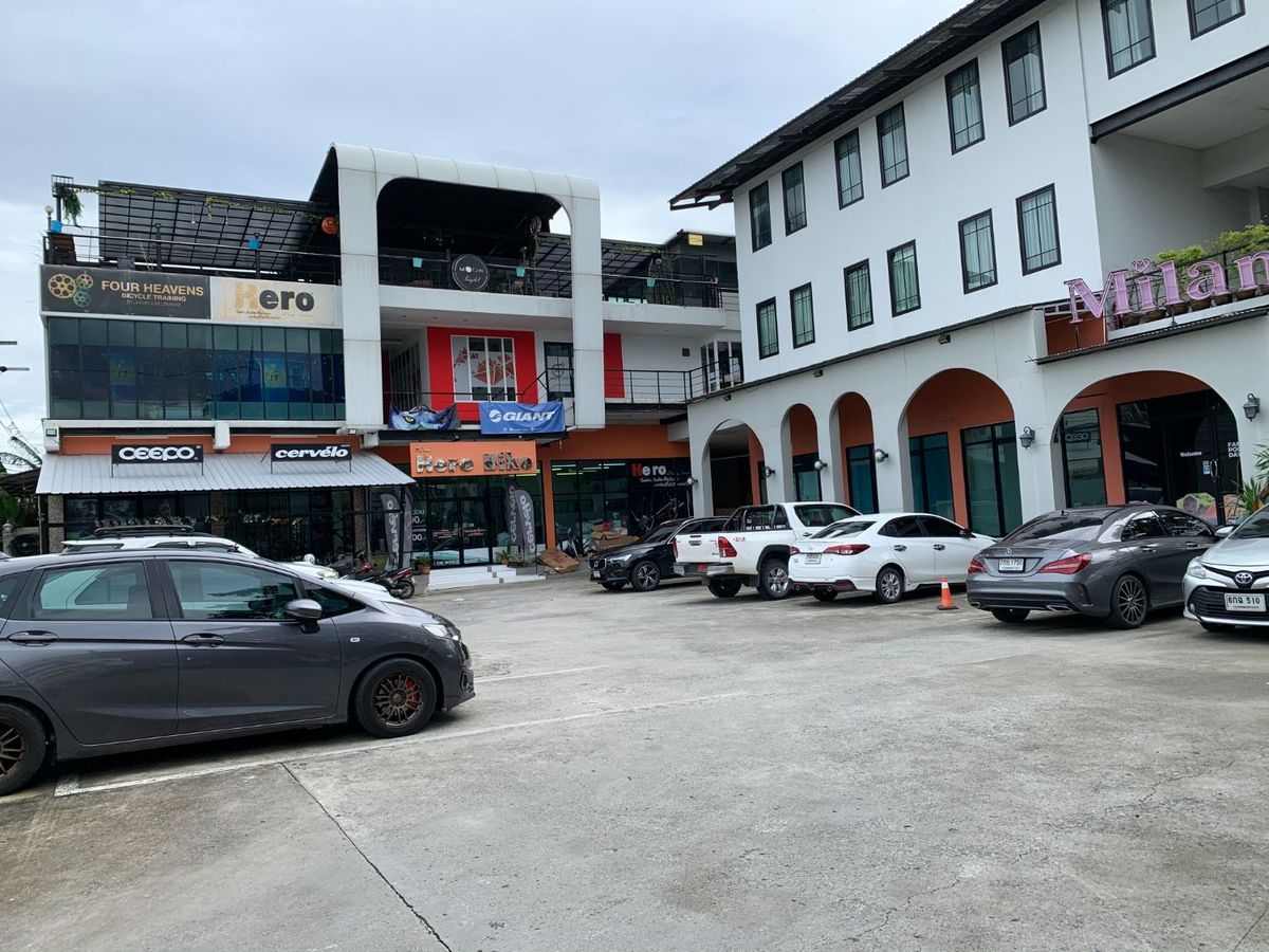 ให้เช่าโชว์รูมลาดกระบัง สุวรรณภูมิ : ออฟฟิศสำนักงาน / โชว์รูม ขนาด 300 ตรม. ซอยลาดกระบัง 38