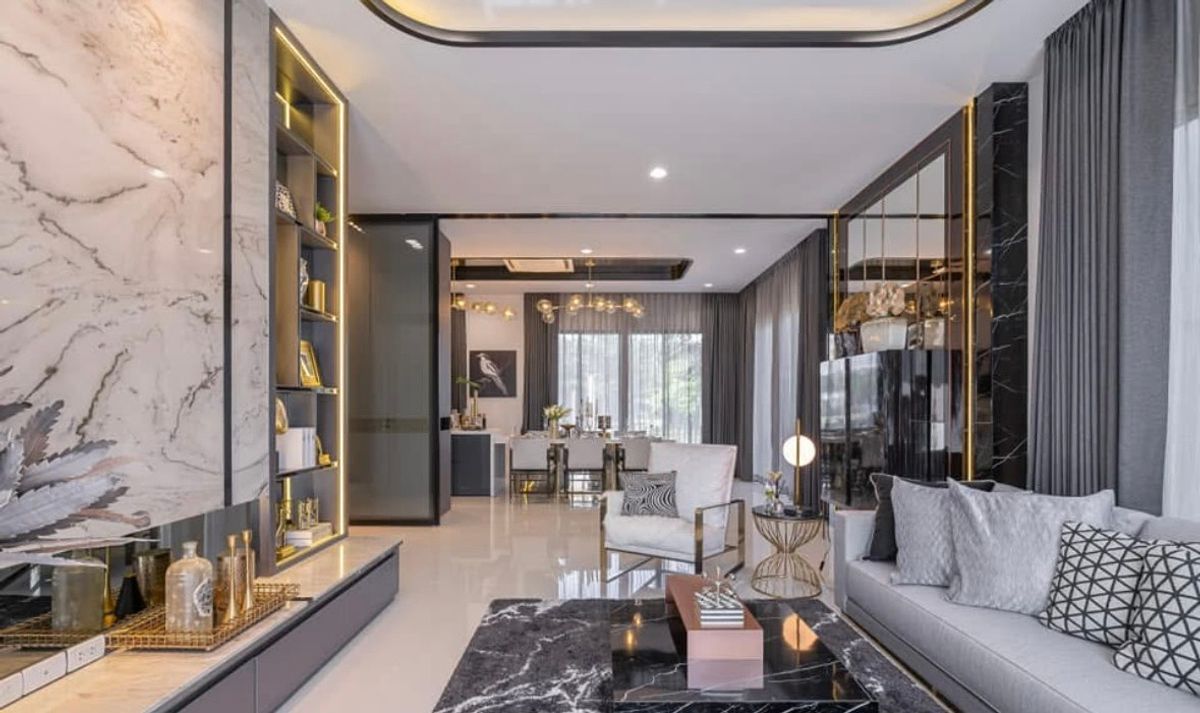 For SaleHousePattanakan, Srinakarin : 🌿 Luxury Home for Sale – Nara Botanic 2 Peaceful & Private | Modern Design | Fully Functional Spacious 240 sq.m. of usable area Prime Location – Easy City Access, Close to Suvarnabhumi Airport & Mega Bangna