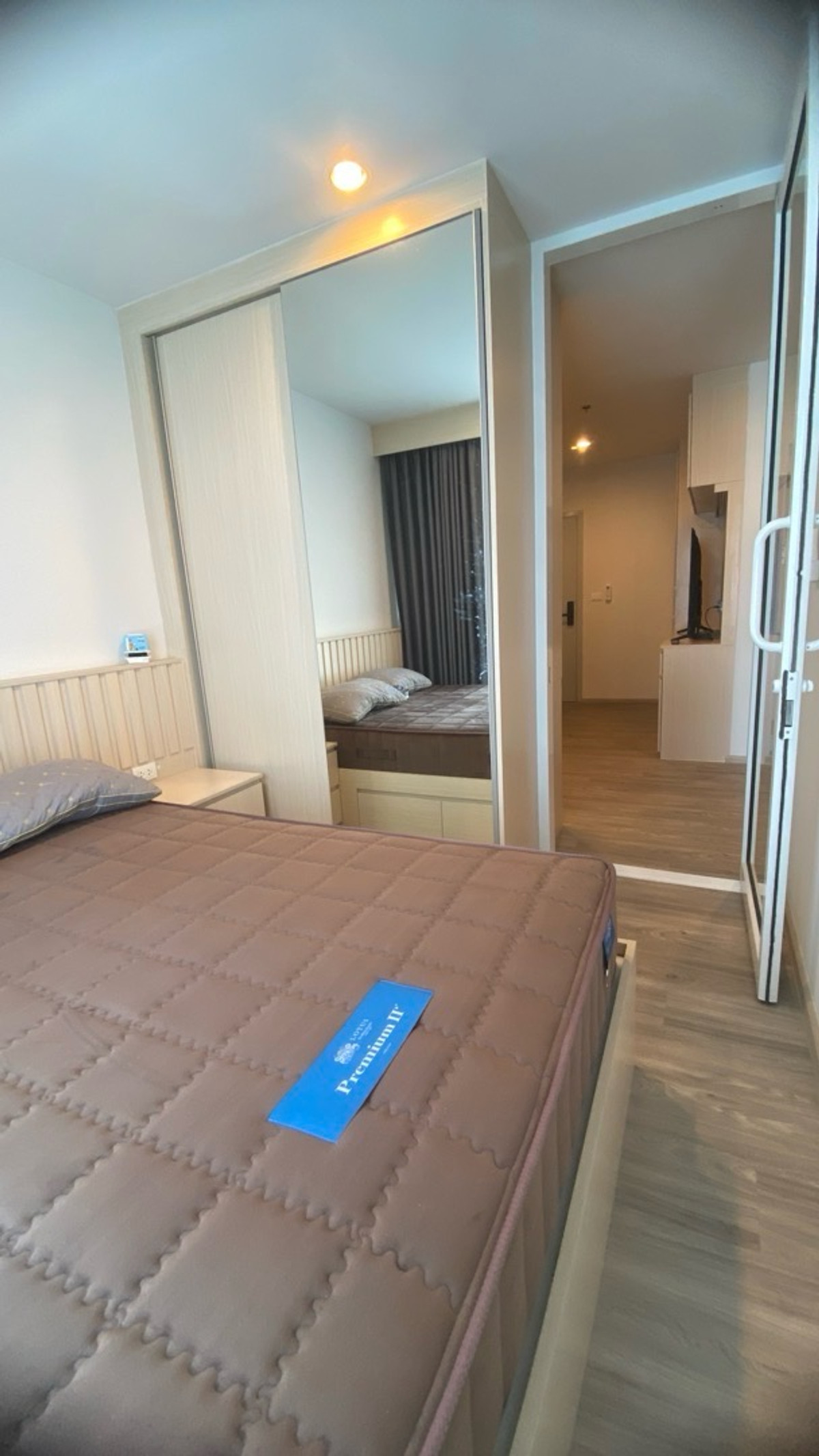 For RentCondoBangna, Bearing, Lasalle : 🚩New Regent Home Bangna, brand new project The room is very beautiful. Contact Aunt Mam 0992982923 Tel/Line