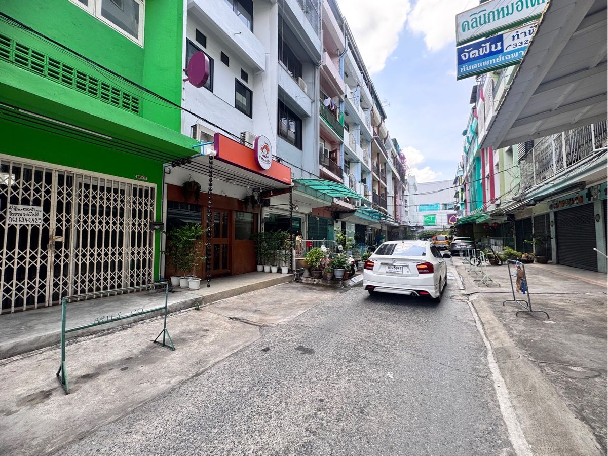 For RentShop HouseOnnut, Udomsuk : Rental of Pantit Building 4.5, opposite Big C Onnut Next to Sukhumvit 77 Road (N.1680)