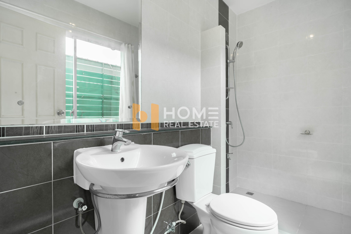 ขายทาวน์โฮมลาดกระบัง สุวรรณภูมิ : Rare Item! หลังที่ส่วนตัวที่สุดในโครงการ 🏠 ขายด่วน! The Metro พระราม 9 - หน้าบ้านไม่ชนใคร! ✨ เดอะ เมทโทร พระราม 9 / 3 ห้องนอน (ขาย), The Metro Rama 9 / 3 Bedrooms (FOR SALE) FON057