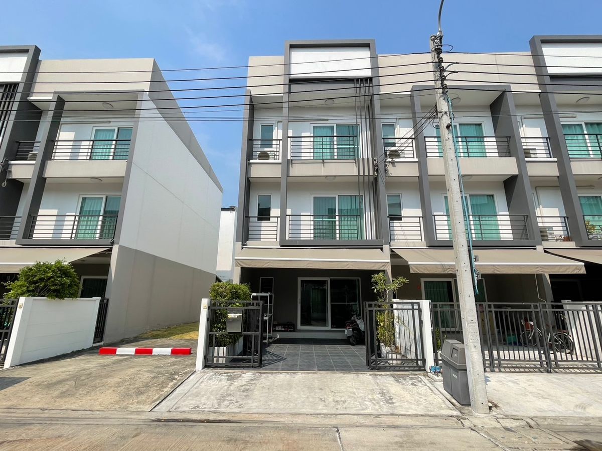 ให้เช่าทาวน์โฮมลาดกระบัง สุวรรณภูมิ : ให้เช่า ทาวน์โฮม 3 ชั้น บ้านกลางเมือง สวนหลวง ซอยเฉลิมพระเกียรติ 28 หลังริม ถนนเมน พร้อมอยู่