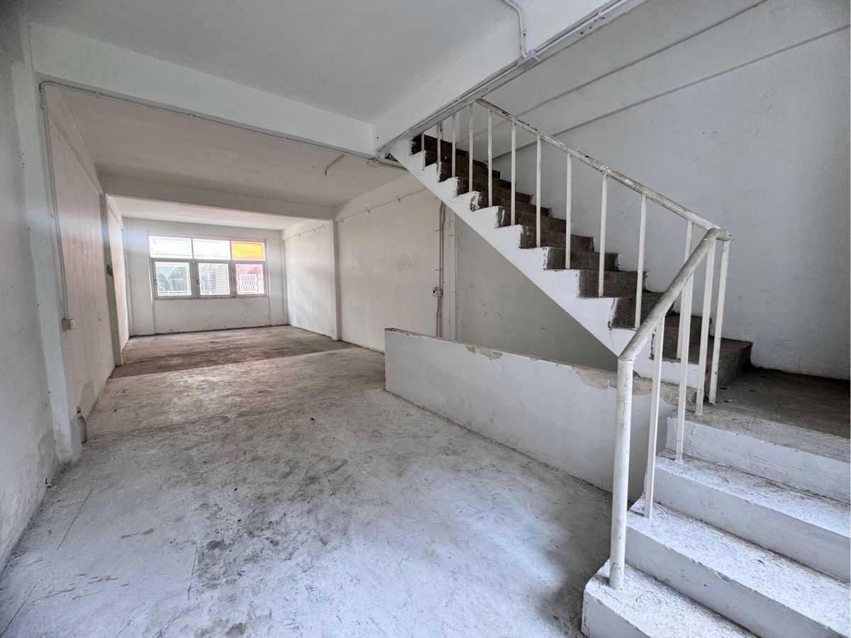 For RentShop HouseOnnut, Udomsuk : Rental of Pantit Building 4.5, opposite Big C Onnut Next to Sukhumvit 77 Road (N.1680)