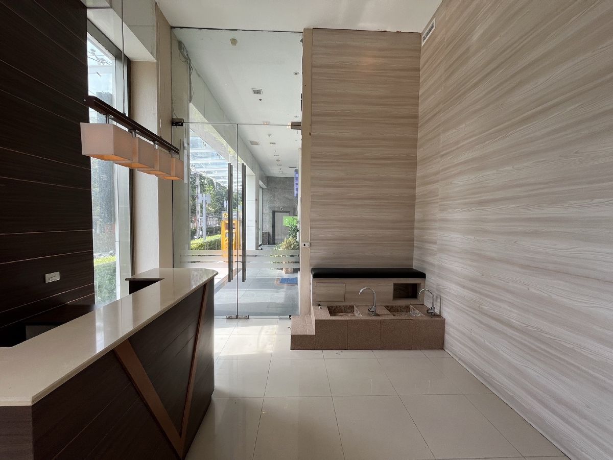 ให้เช่าร้านค้า/ตลาดนัดสุขุมวิท อโศก ทองหล่อ : ปล่อยเช่า พื้นที่ ชั้น G ขนาด 115 ตารางเมตร ซอยสุขุมวิท 39 พร้อมพงษ์ มีที่จอดรถเยอะ ฟรีค่าส่วนกลาง รับพิจารณาทุกธุรกิจ 