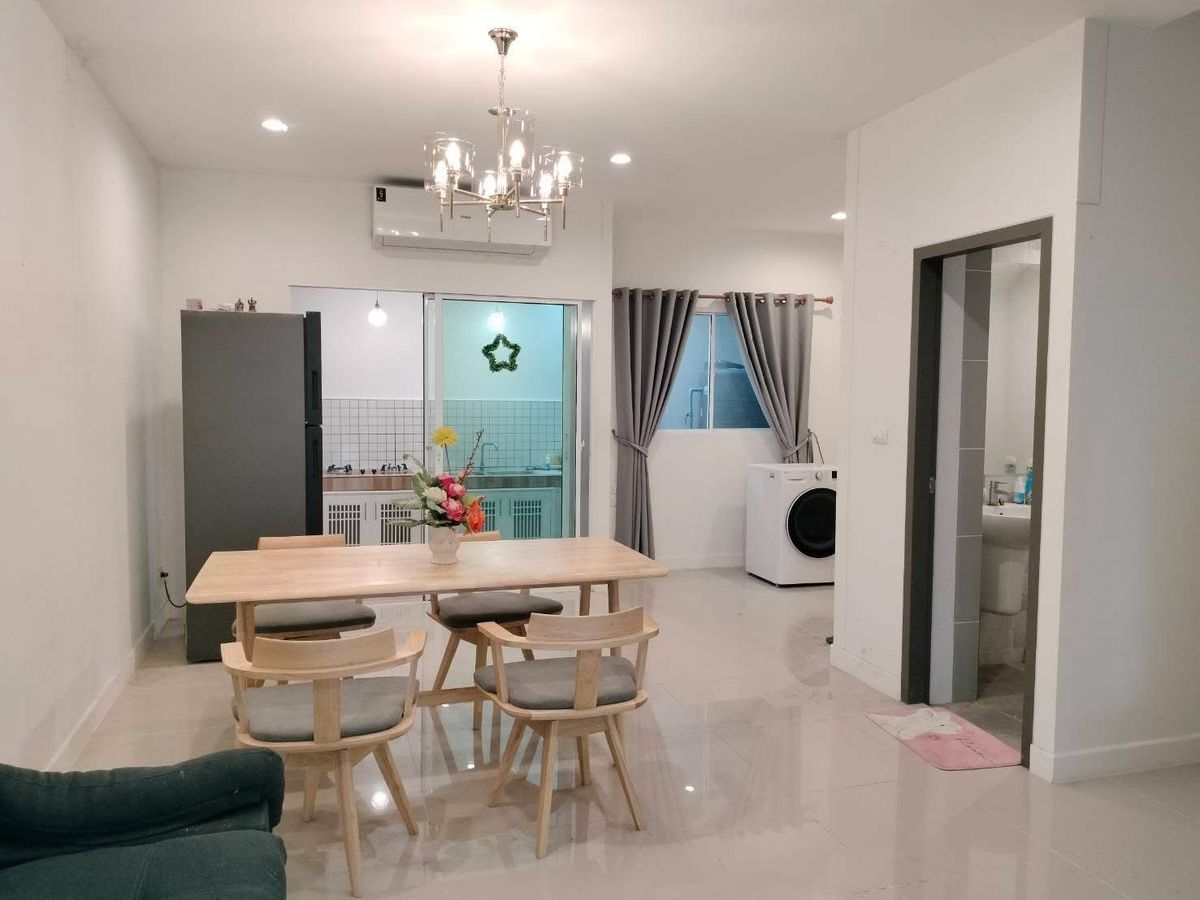 ให้เช่าทาวน์โฮมลาดกระบัง สุวรรณภูมิ : ให้เช่าทาวน์โฮม Sammakorn Avenue  สุวรรณภูมิ ใกล้ Airport Link ลาดกระบัง, สนามบินสุวรรณภูมิ
