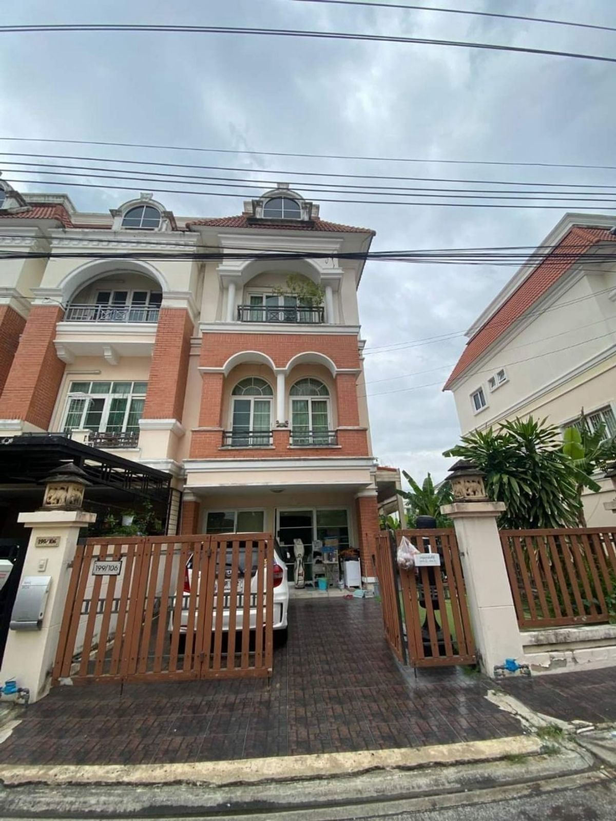 For SaleTownhomeKaset Nawamin,Ladplakao : Casa City Nuanchan 1 /3 Bedrooms (Sale), Casa City Nuanjan 1 /3 Bedrooms (For Sale) Pik061