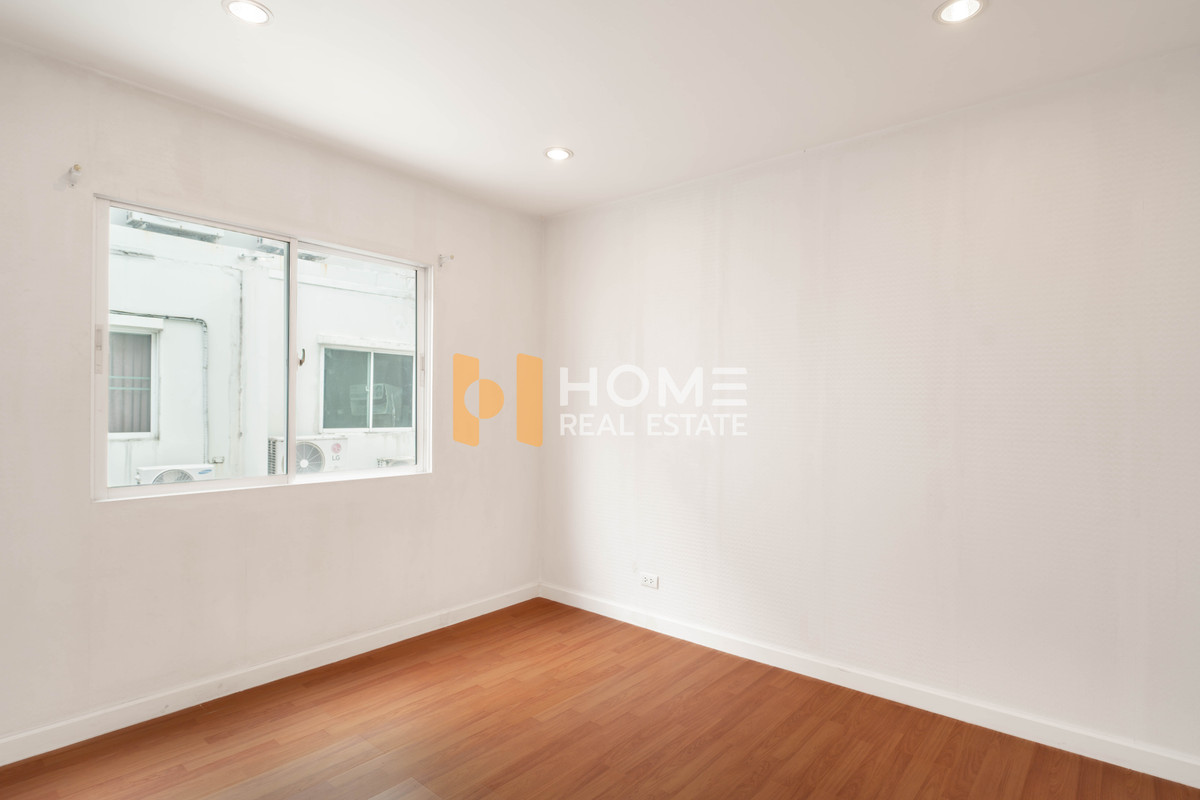 ขายทาวน์โฮมลาดกระบัง สุวรรณภูมิ : Rare Item! หลังที่ส่วนตัวที่สุดในโครงการ 🏠 ขายด่วน! The Metro พระราม 9 - หน้าบ้านไม่ชนใคร! ✨ เดอะ เมทโทร พระราม 9 / 3 ห้องนอน (ขาย), The Metro Rama 9 / 3 Bedrooms (FOR SALE) FON057