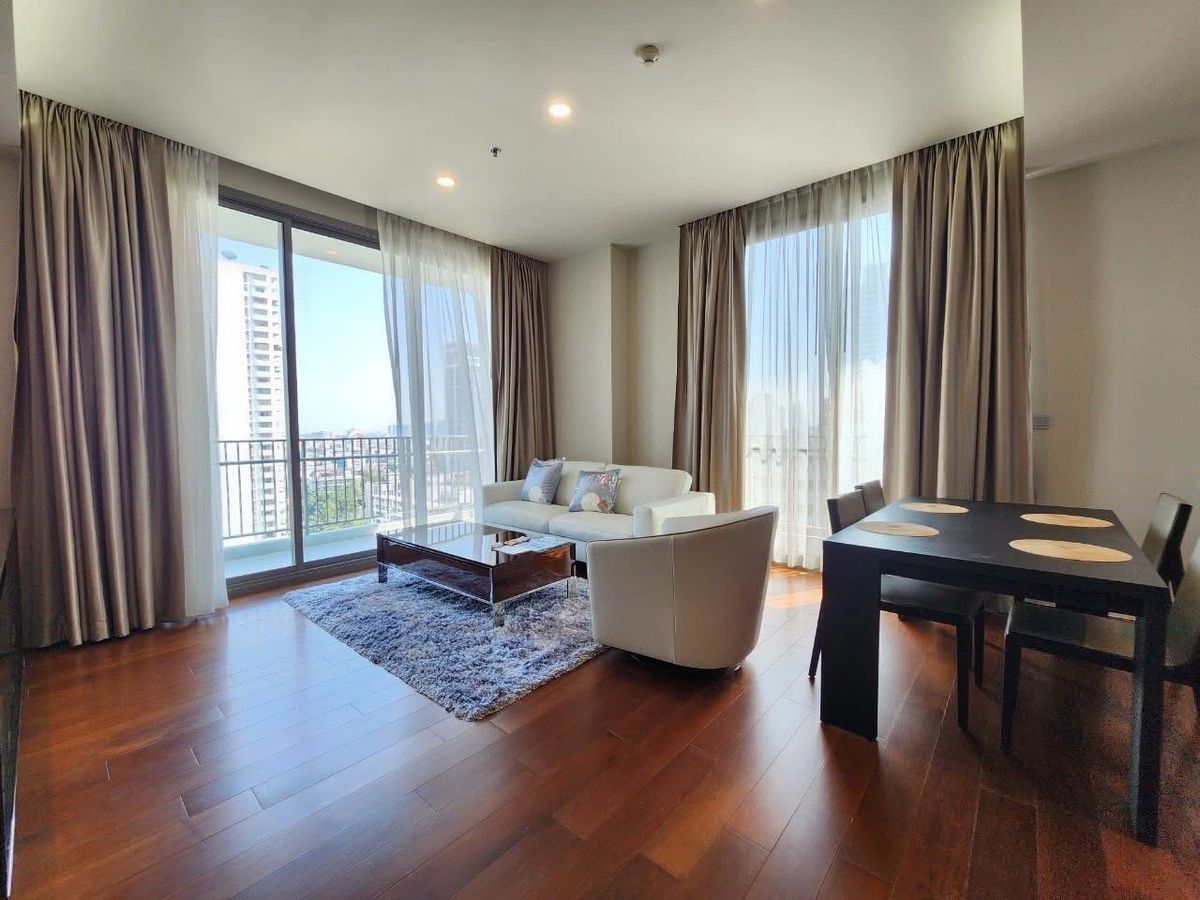 ให้เช่าคอนโดสุขุมวิท อโศก ทองหล่อ : ♢ 180 degree city view ♢ ชั้น 10+ 92.00 ตร.ม. | 2 ห้องนอน ตกแต่งครบ | ใกล้ Market Place 30 ม., Fifty Fifth 300 ม., BTS ทองหล่อ 700 ม.
