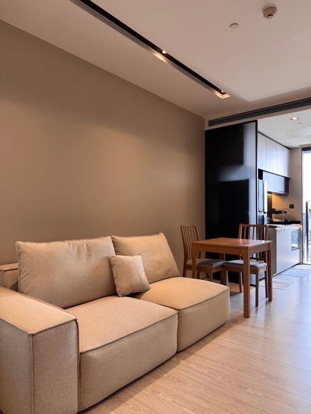 ให้เช่าคอนโดสุขุมวิท อโศก ทองหล่อ : ให้เช่า: The Room Sukhumvit 38 Condo