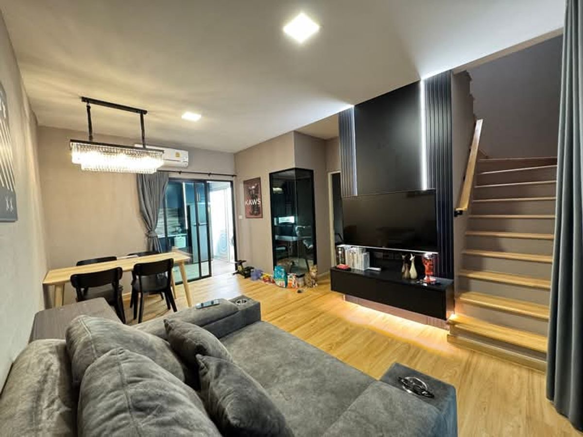 For RentTownhomeLadkrabang, Suwannaphum Airport : 🔴30000 ฿ 🔴 Rent 2-story townhome, Soi Chaklam Phrakiat Rama 9Siri Place Pattanakarn (Siri Phatthanakan) 3 bedrooms, 3 bathrooms, cats.