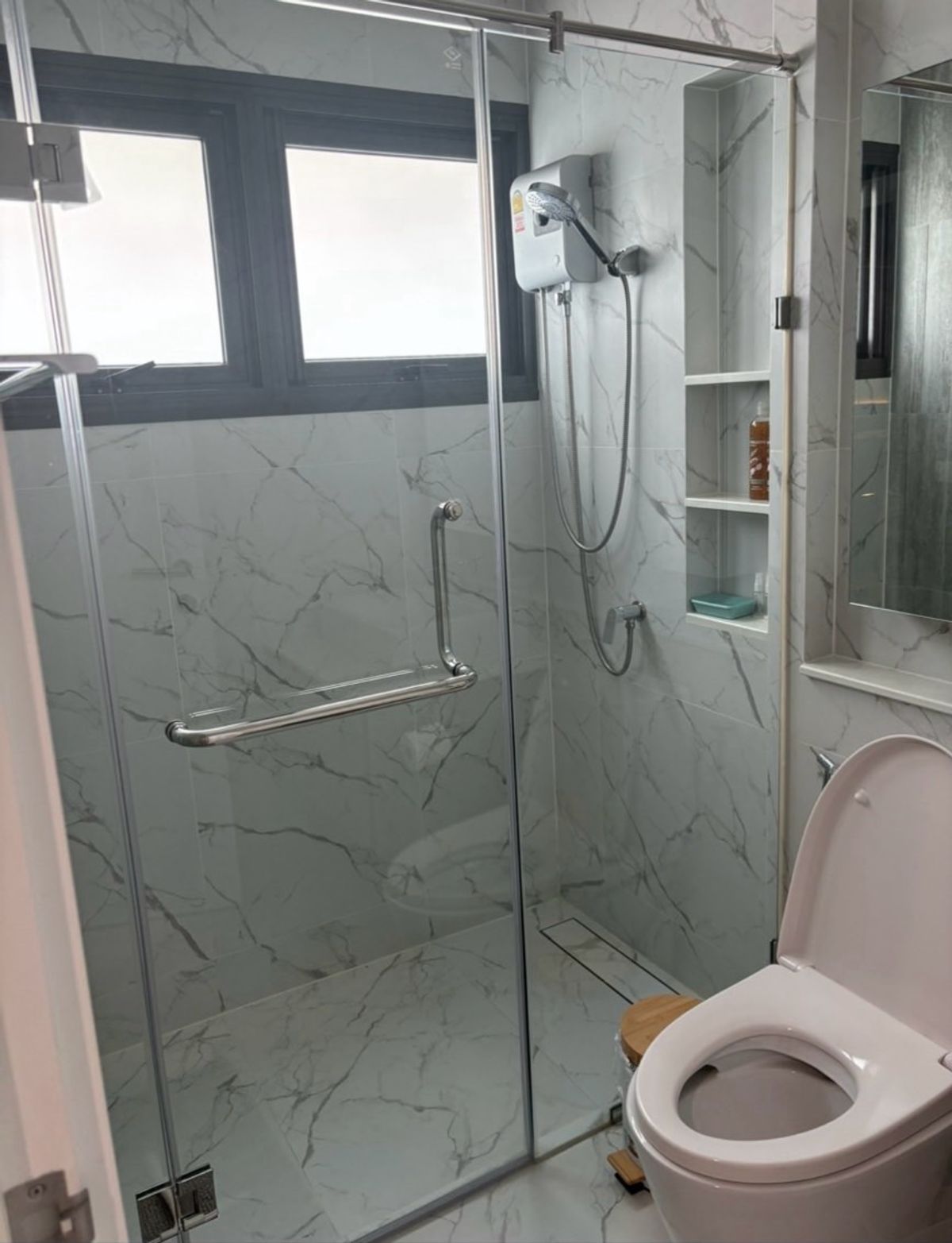 For SaleHousePattanakan, Srinakarin : 🌿 Luxury Home for Sale – Nara Botanic 2 Peaceful & Private | Modern Design | Fully Functional Spacious 240 sq.m. of usable area Prime Location – Easy City Access, Close to Suvarnabhumi Airport & Mega Bangna