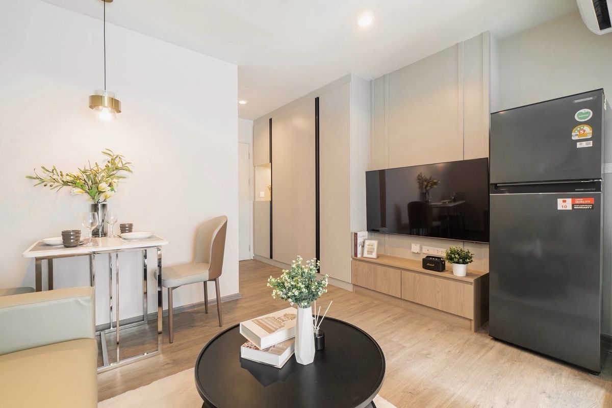 ให้เช่าคอนโดบางนา แบริ่ง ลาซาล : 🚩New Regent home bangna โครงการใหม่เอี่ยม ตึก D ชั้น 19 ห้องสวยมาก เฟอร์นิเจอร์บิวอิน ติดต่อป้าแหม่ม Tel/Line : 0992982923 