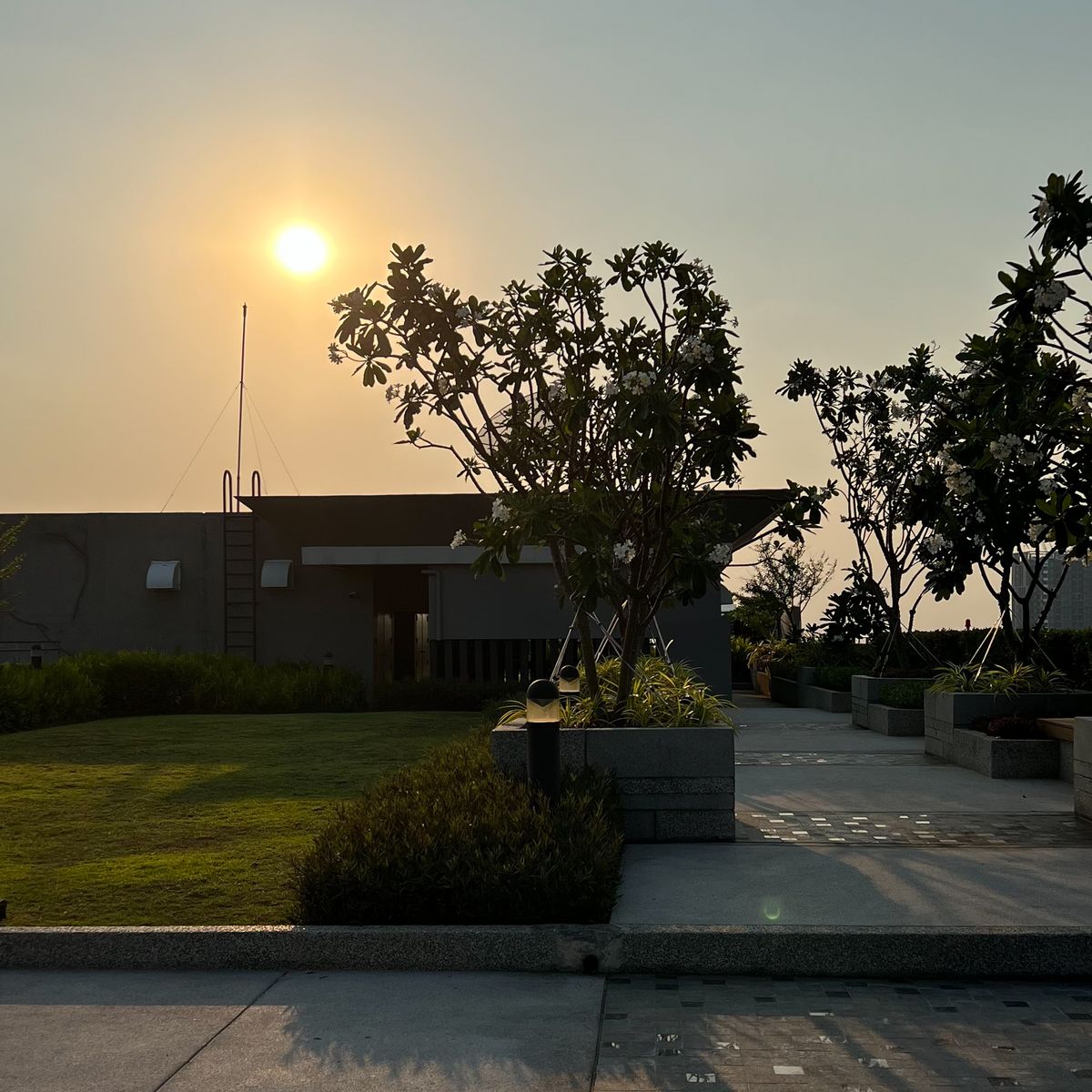 คอนโดแจ้งวัฒนะ เมืองทอง : ขายพร้อมผู้เช่า ด่วน!!! ติดถนนแจ้งวัฒนะ ตึกแข็งแรงปลอดภัยจากแผ่นดินไหว