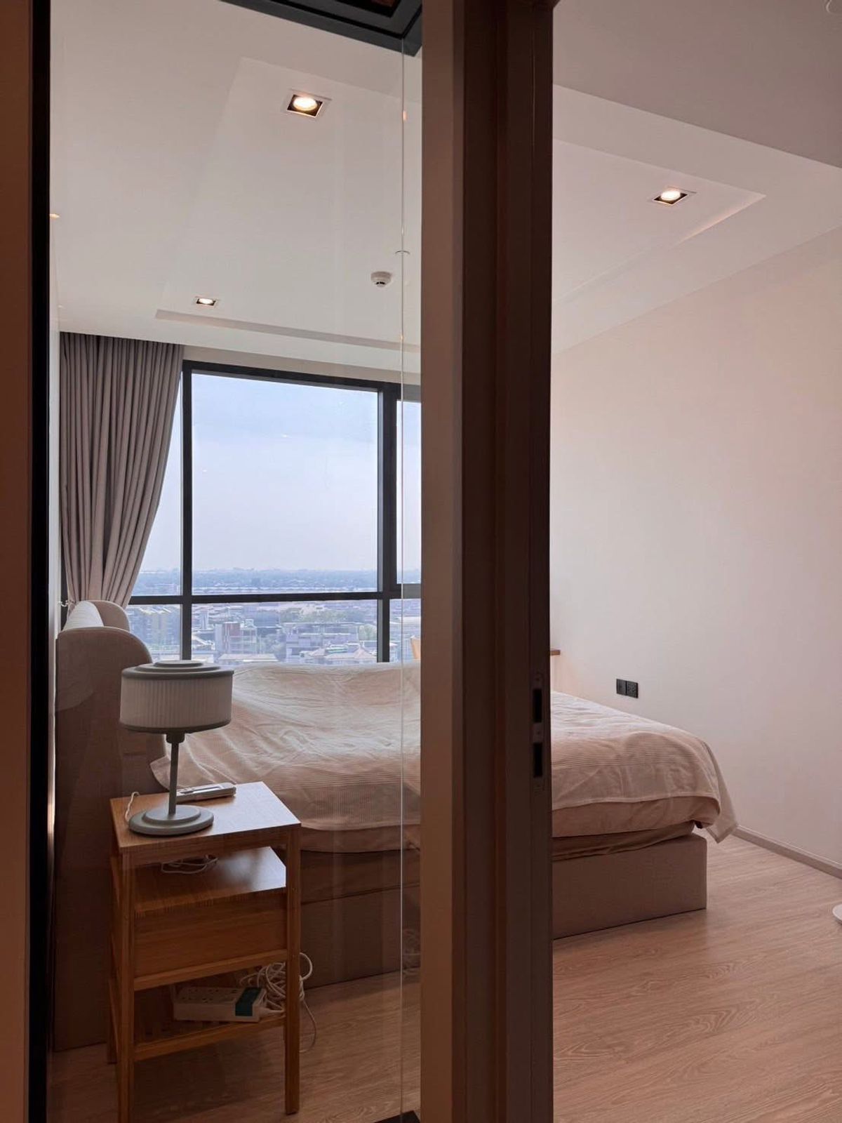 ให้เช่าคอนโดสุขุมวิท อโศก ทองหล่อ : LTH12348 – The Room Sukhumvit 38 FOR RENT Size 43 sqm. 1 bed 1 bath Near BTS Thong Lor Station ONLY 33K/Month