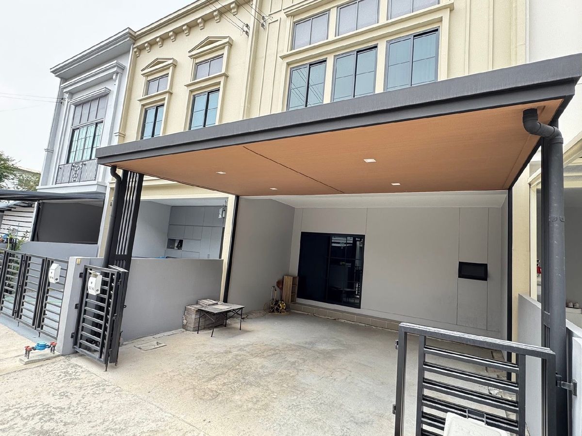 ให้เช่าทาวน์โฮมลาดกระบัง สุวรรณภูมิ : 🏡ให้เช่าทาวน์โฮม 2 ชั้น ทำเลดีมาก เดินทางสะดวกสบาย ตกแต่งสวย เฟอร์นิเจอร์ครบ พร้อมอยู่ หมู่บ้าน สิริเพลส พัฒนาการ 