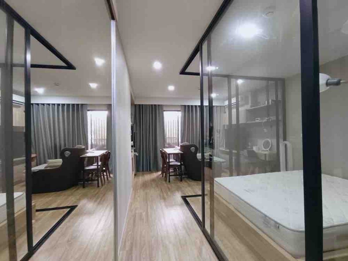 ขายคอนโดสาทร นราธิวาส : Owner post 無震痕低樓層社區一房賠售Selling at a loss!!! In great condition 29 sq m., 5nd floor, Building D, 