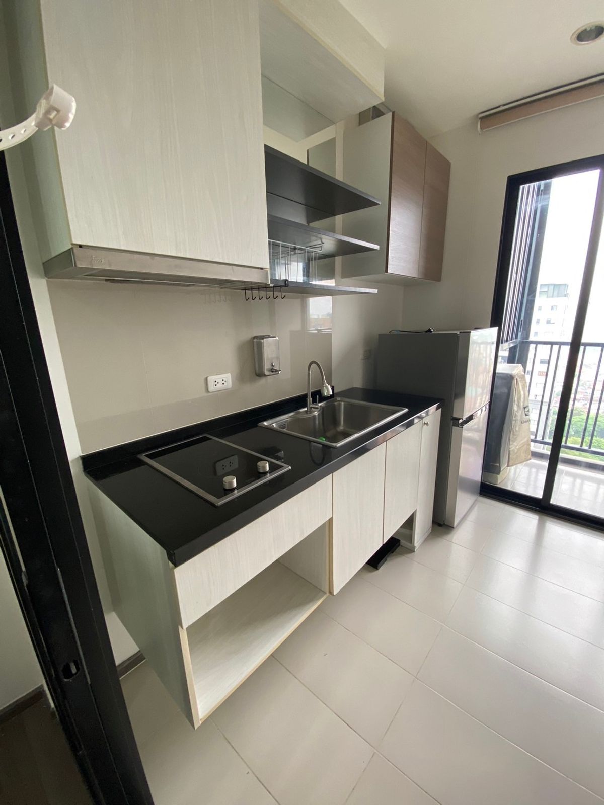 For RentCondoOnnut, Udomsuk : The new room has never been rented. Free WIFI install 1 bedroom, 1 bathroom, The Base Park East Sukhumvit 77.