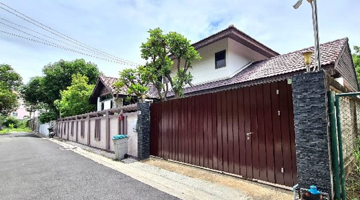 ขายบ้านลาดพร้าว เซ็นทรัลลาดพร้าว : ขายบ้านเดี่ยว 2 ชั้น ซอยลาดพร้าว 42 ห่างจากรถไฟฟ้าเพียง 500 เมตร 
