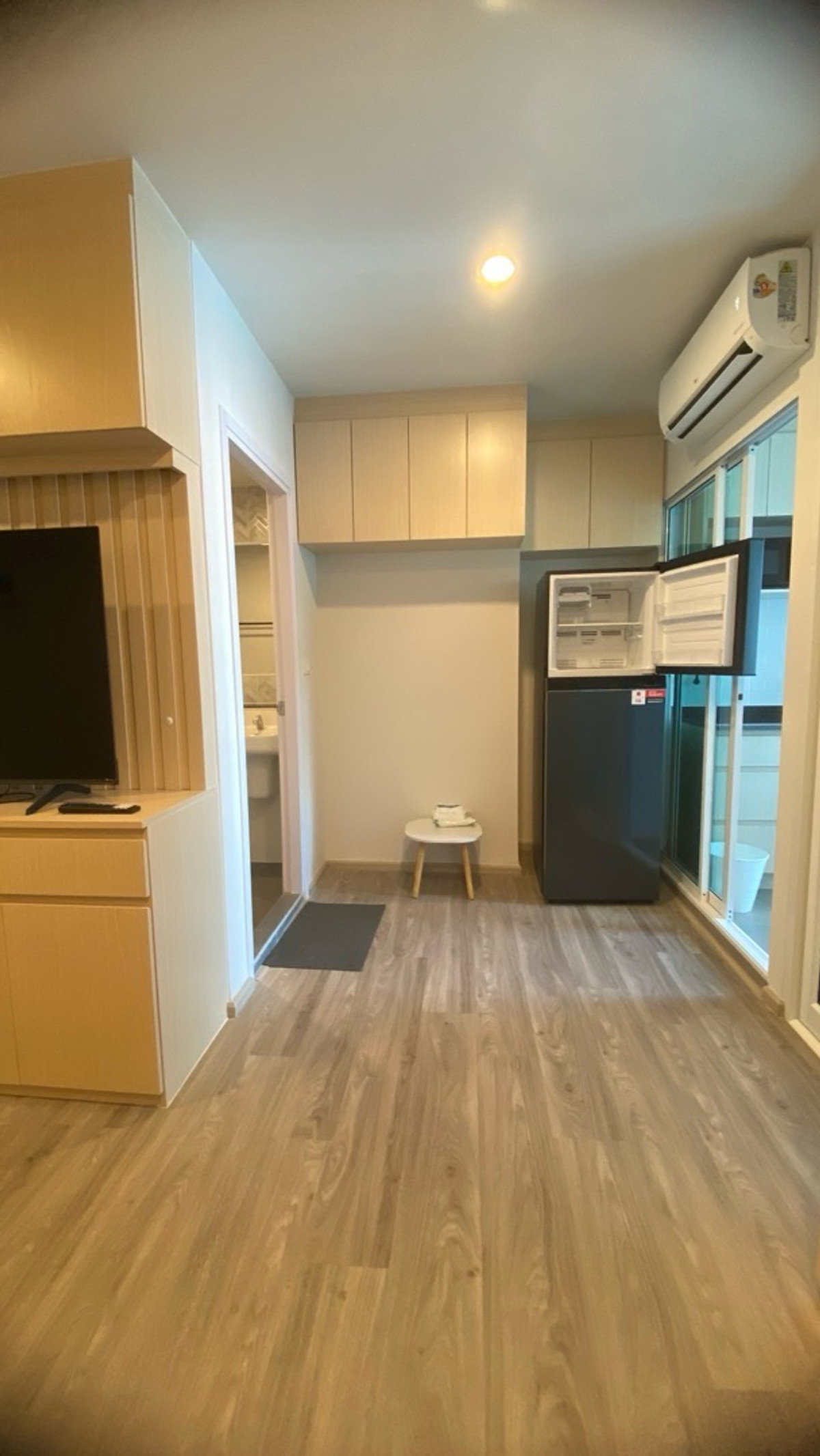 For RentCondoBangna, Bearing, Lasalle : 🚩New Regent Home Bangna, brand new project The room is very beautiful. Contact Aunt Mam 0992982923 Tel/Line