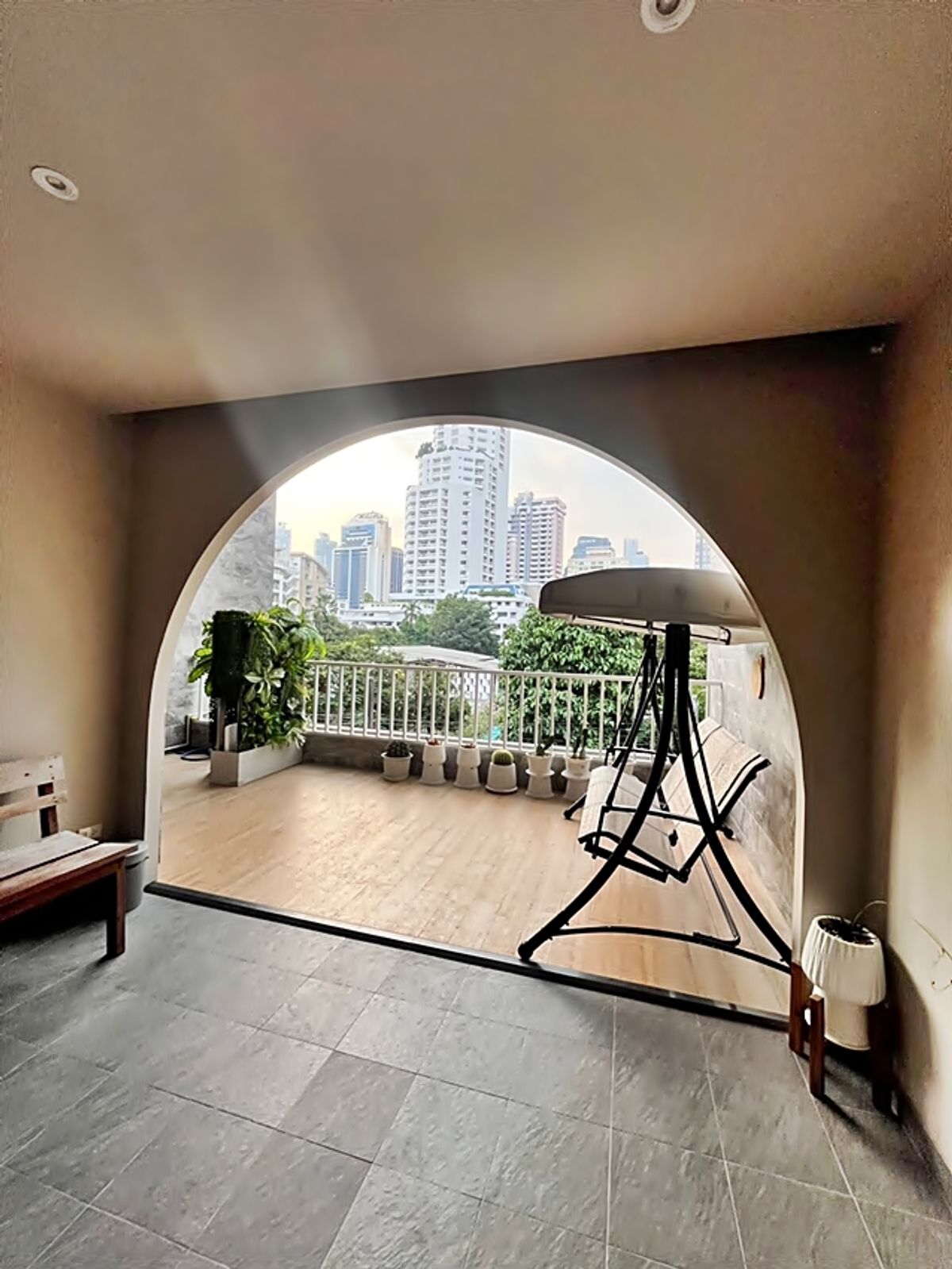 For LeaseholdHotel&Apartment BusinessSukhumvit, Asoke, Thonglor : Newly-renovated AirBnb 12 Keys near BTS Phrom Phong