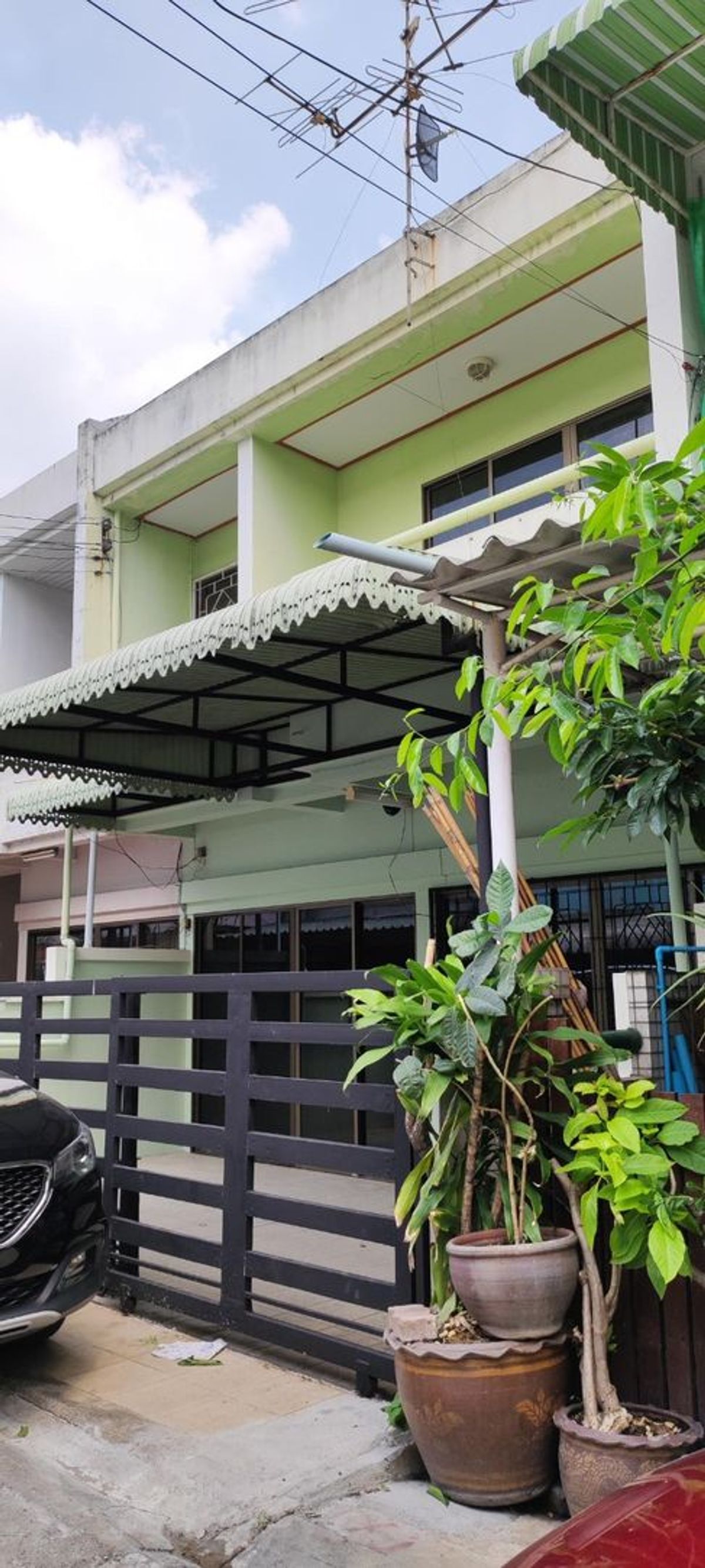 For RentTownhomeRatchadapisek, Huaikwang, Suttisan : ⚡ Rent 2 -story townhome, Soi Wattana Niwet 1/1 (Sutthisan Road), near MRT, size 28 sq.w. ⚡