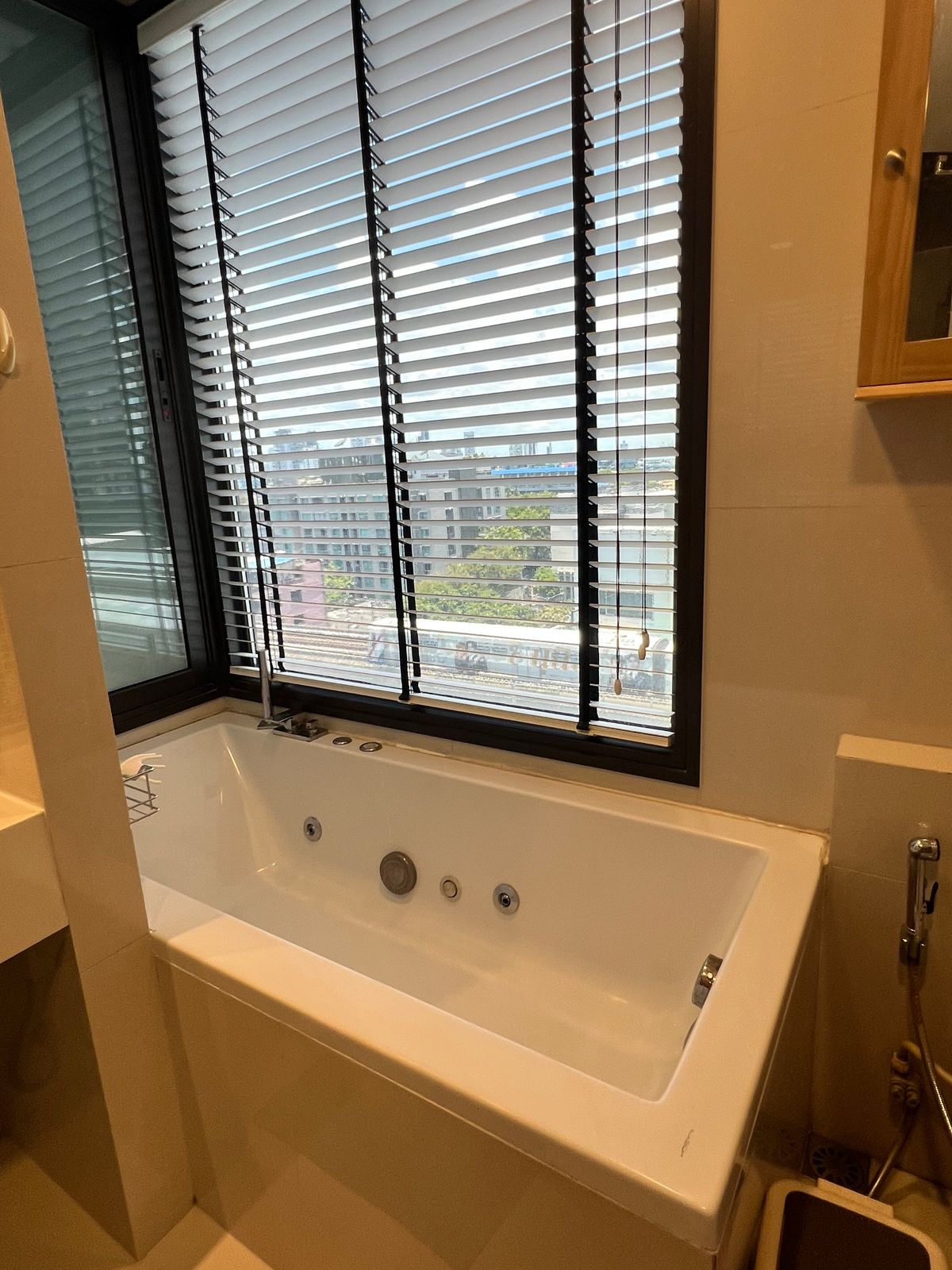 ให้เช่าคอนโดอ่อนนุช อุดมสุข : 🔥ให้เช่าด่วนสุด🔥คอนโดริทึ่ม สุขุมวิท 44/1 ใกล้ BTS พระโขนง 0 เมตร เดินทางสะดวกมาก (เหมาะสำหรับคนทำงานหรือชาวต่างชาติ)