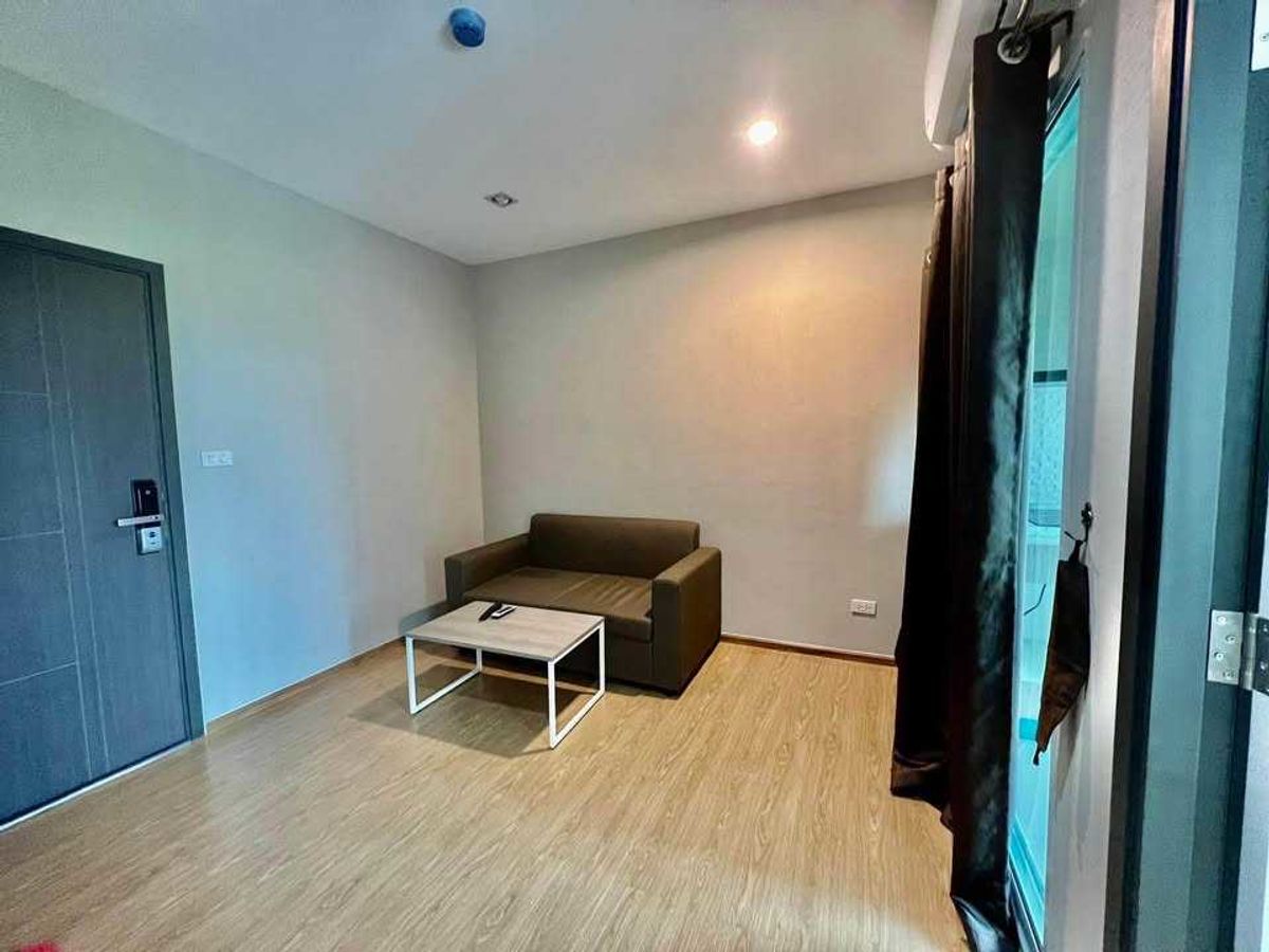For RentCondoChiang Mai : Condo in the heart of the city Rent 8,789 baht per month, near Waree School No.15C017