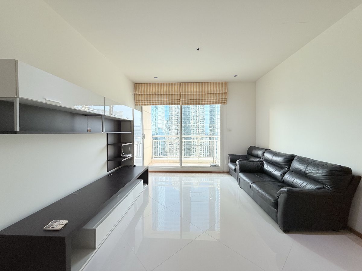 ให้เช่าคอนโดสาทร นราธิวาส : ให้เช่า The Empire Place 1 bed 65 sq.m BTS ช่องนนทรี